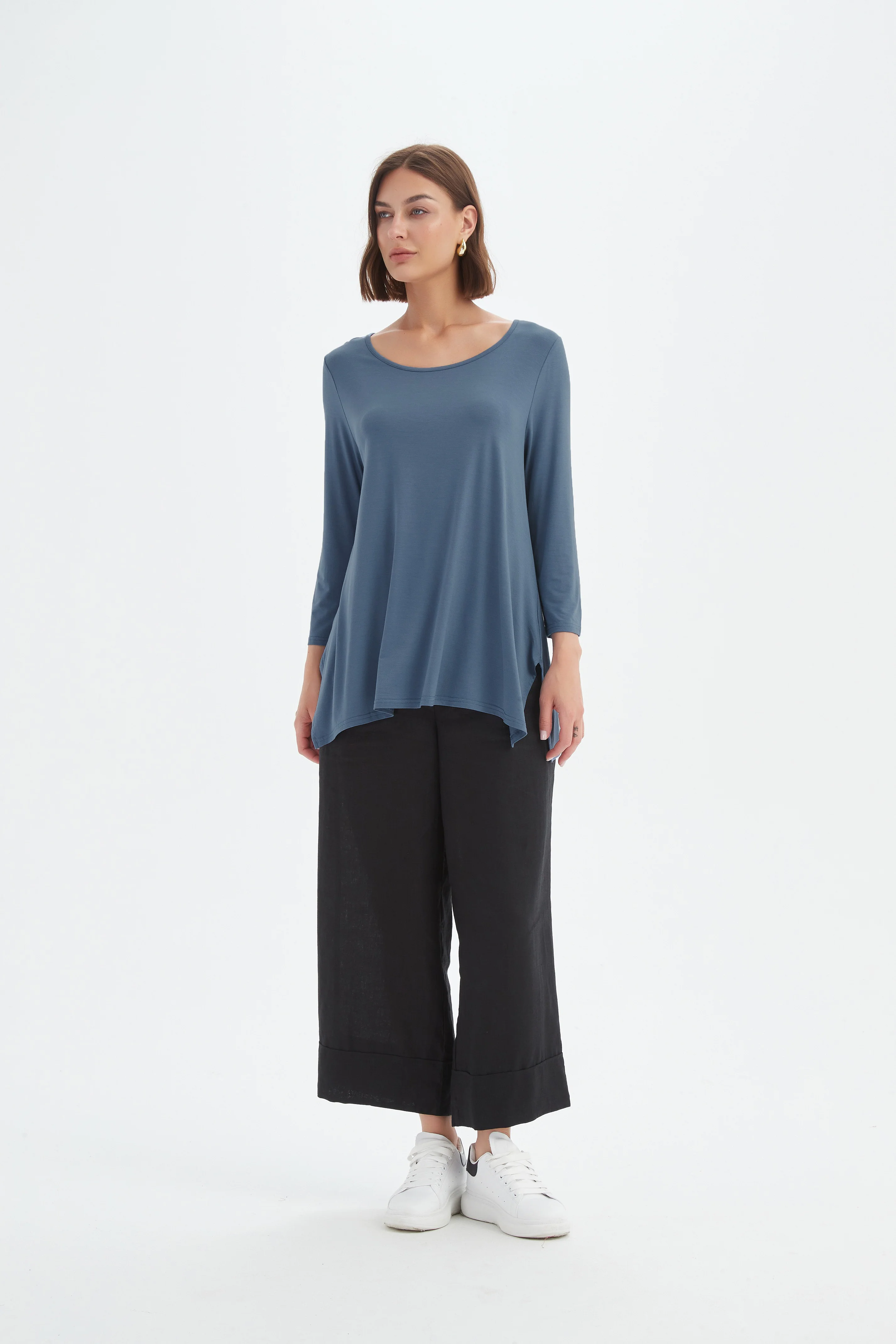 3/4 SLEEVE HANKY HEM TEE - Image 18