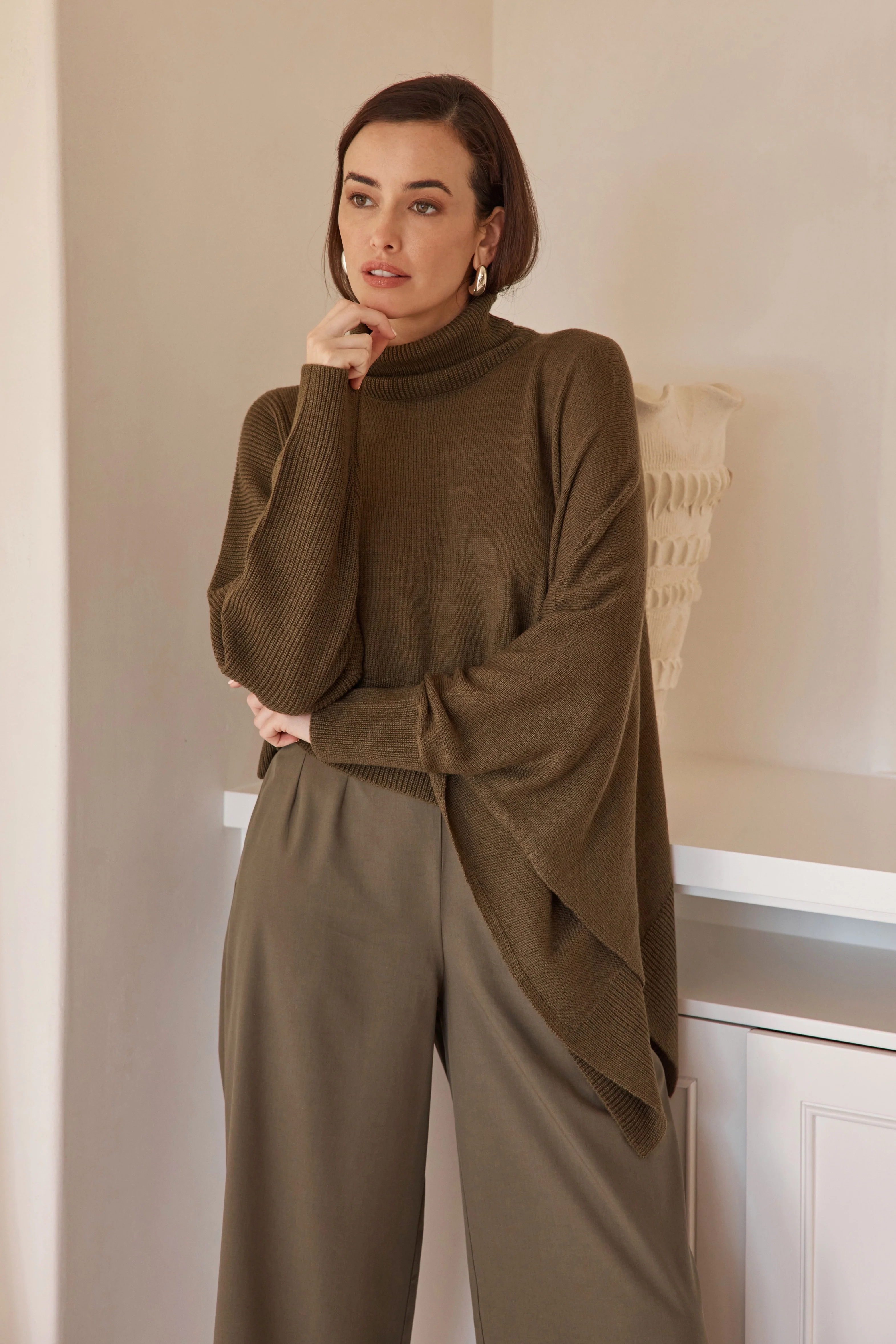 ASYMMETRIC CROP KNIT - Image 2