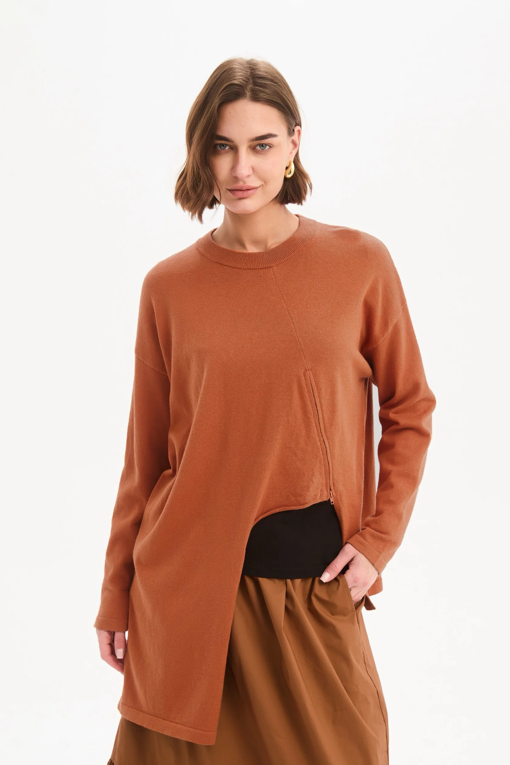 ASYMMETRIC ZIP DETAIL KNIT