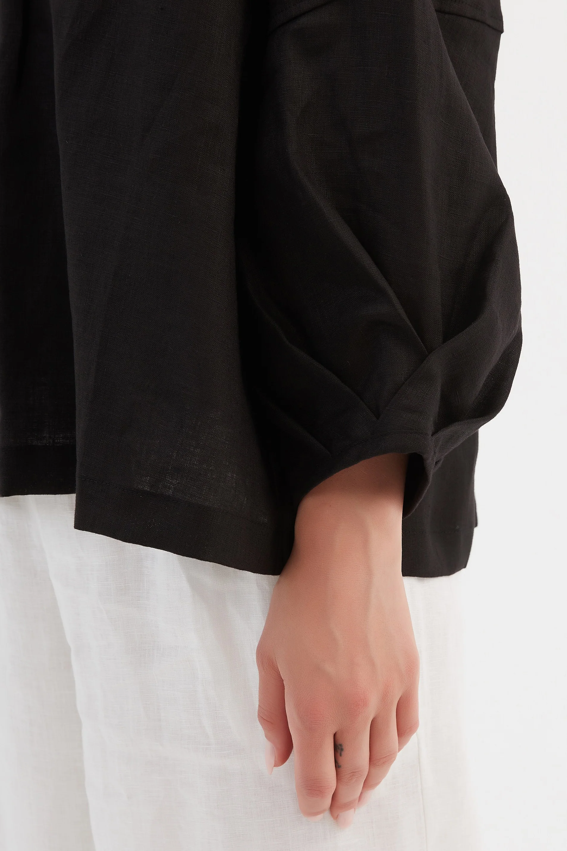 BISHOP LONG SLEEVE LINEN TOP - Image 20
