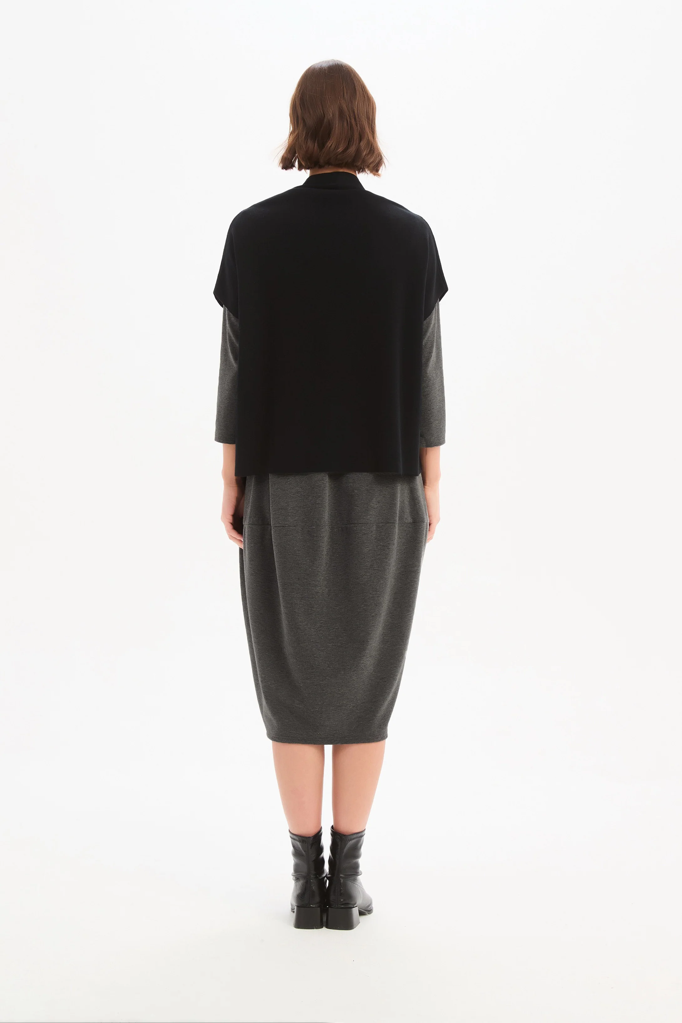 BUTTON UP KNIT VEST - Image 10