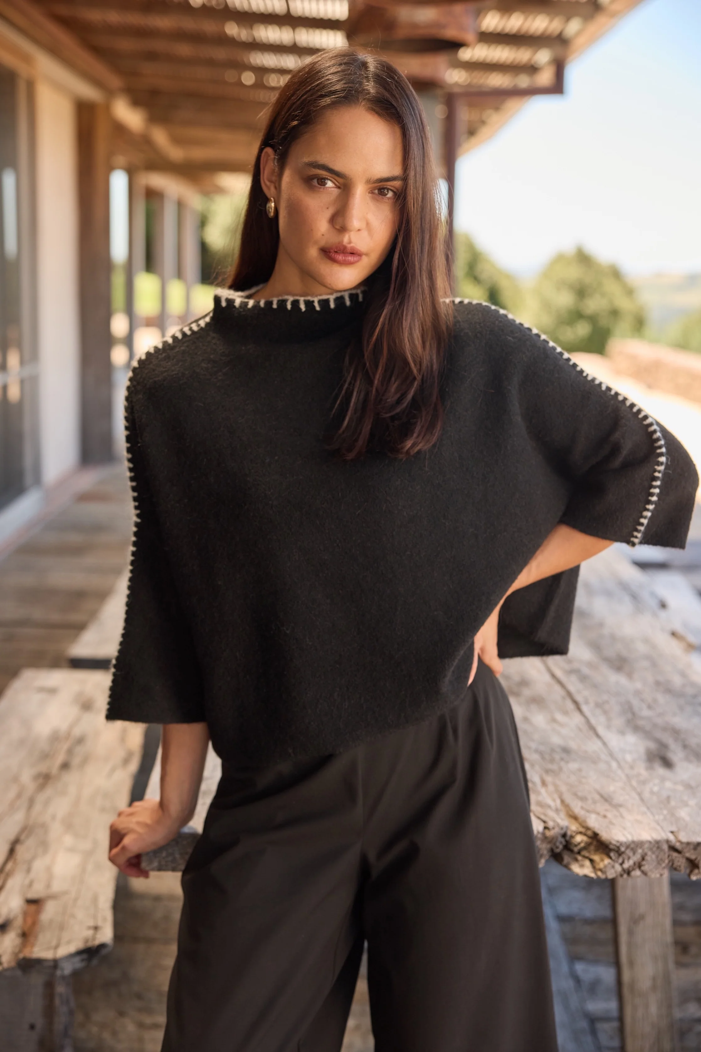 CONTRAST STITCH DETAIL KNIT
