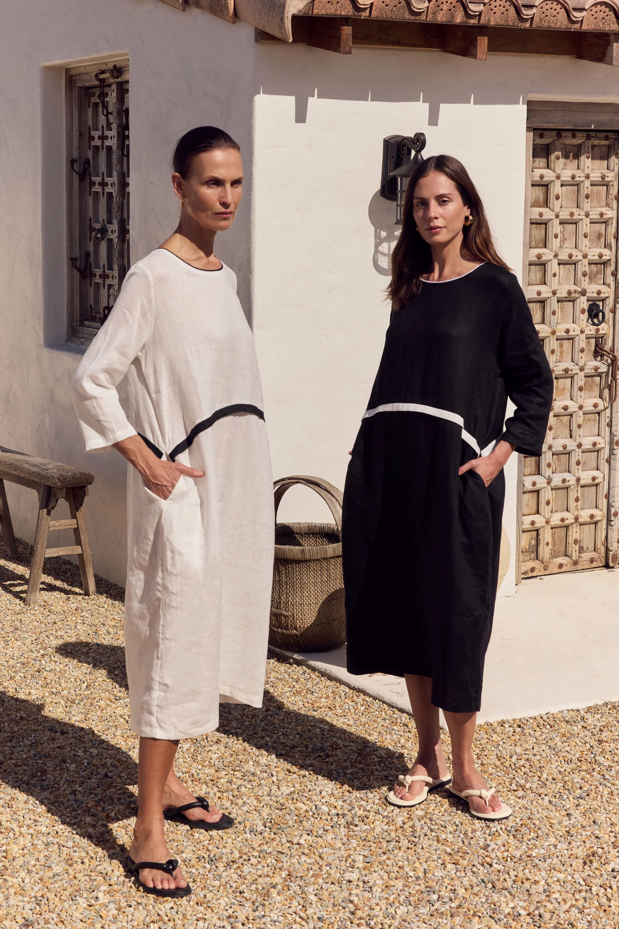 CONTRAST TRIM OVOID DRESS