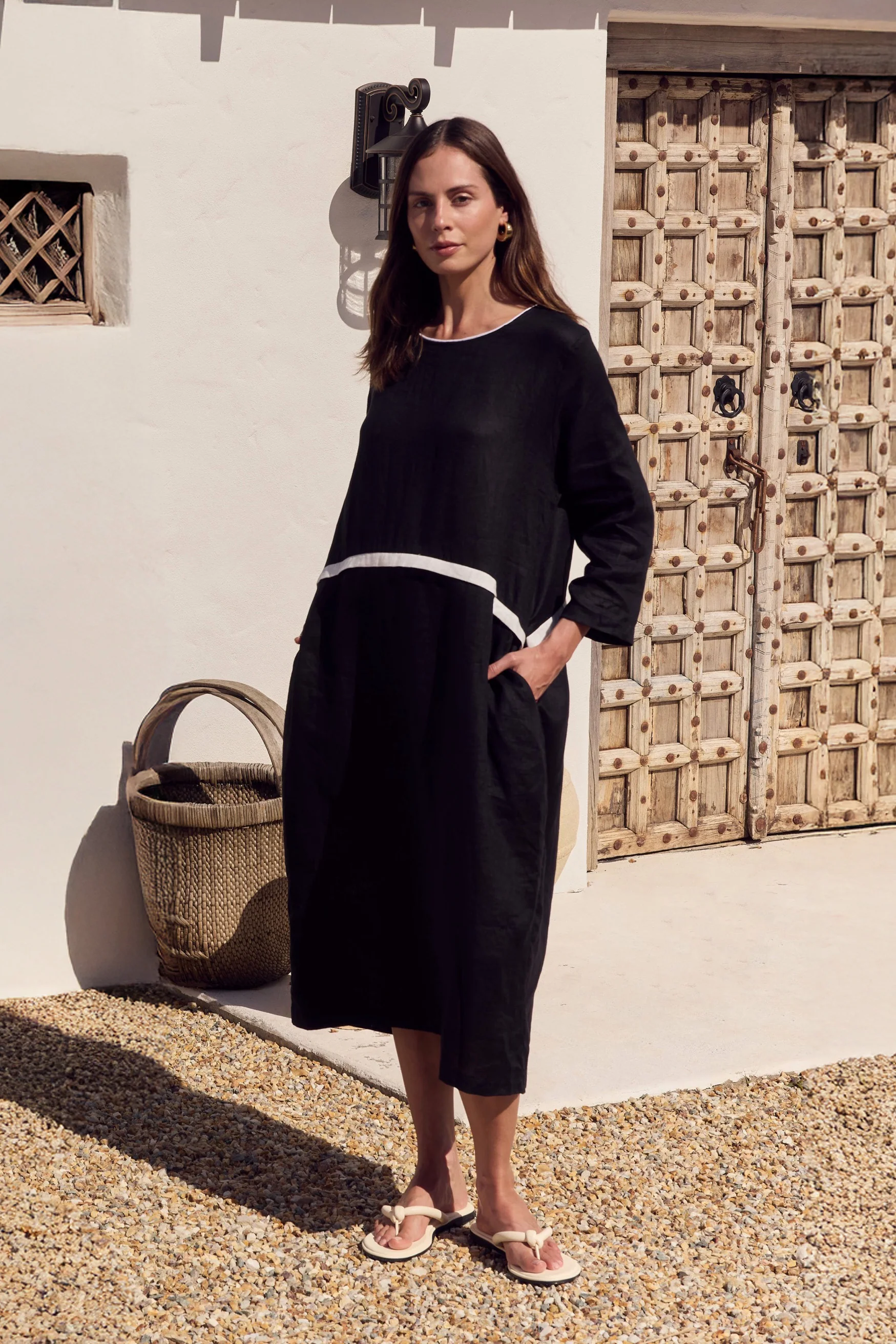 CONTRAST TRIM OVOID DRESS - Image 10