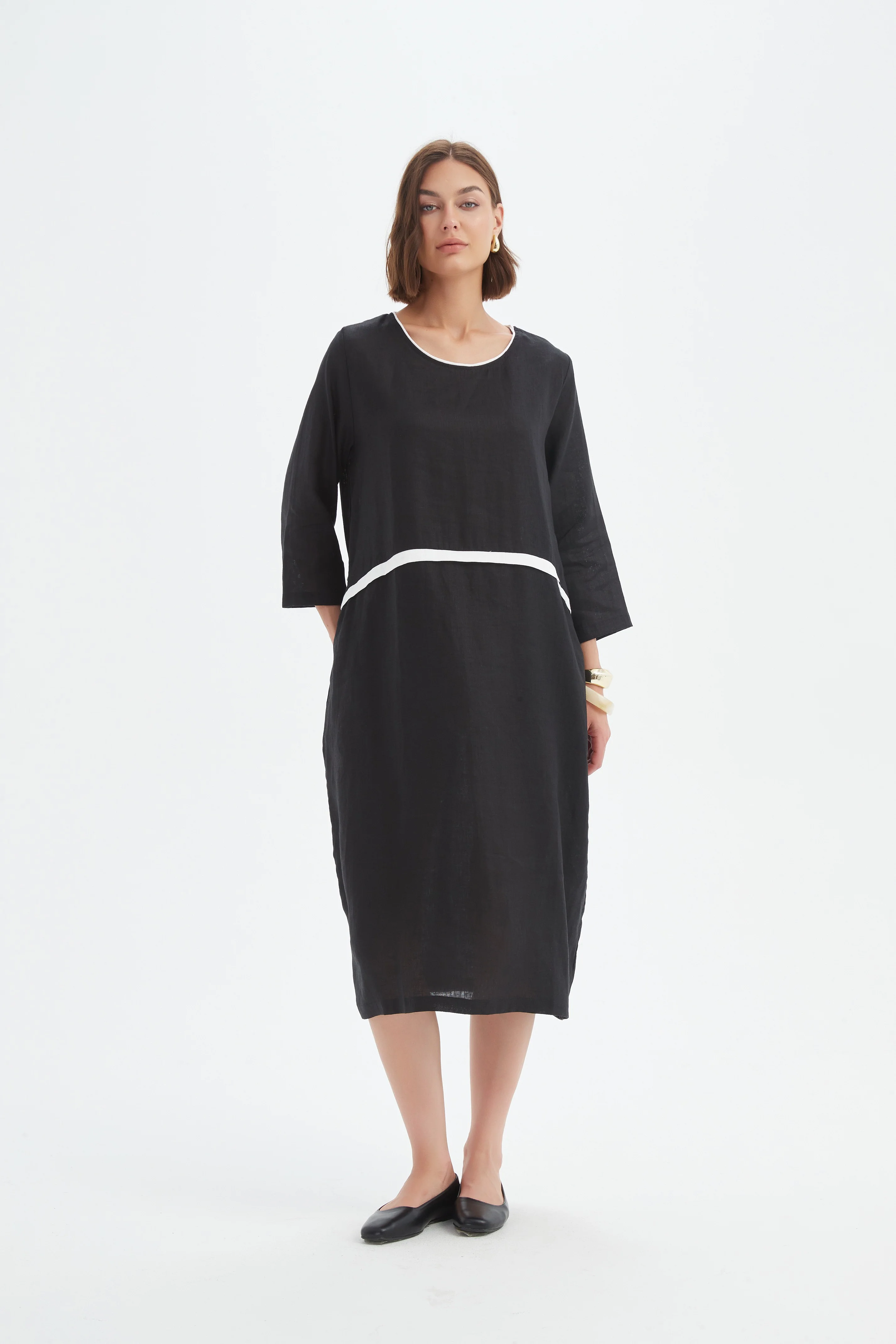 CONTRAST TRIM OVOID DRESS - Image 12