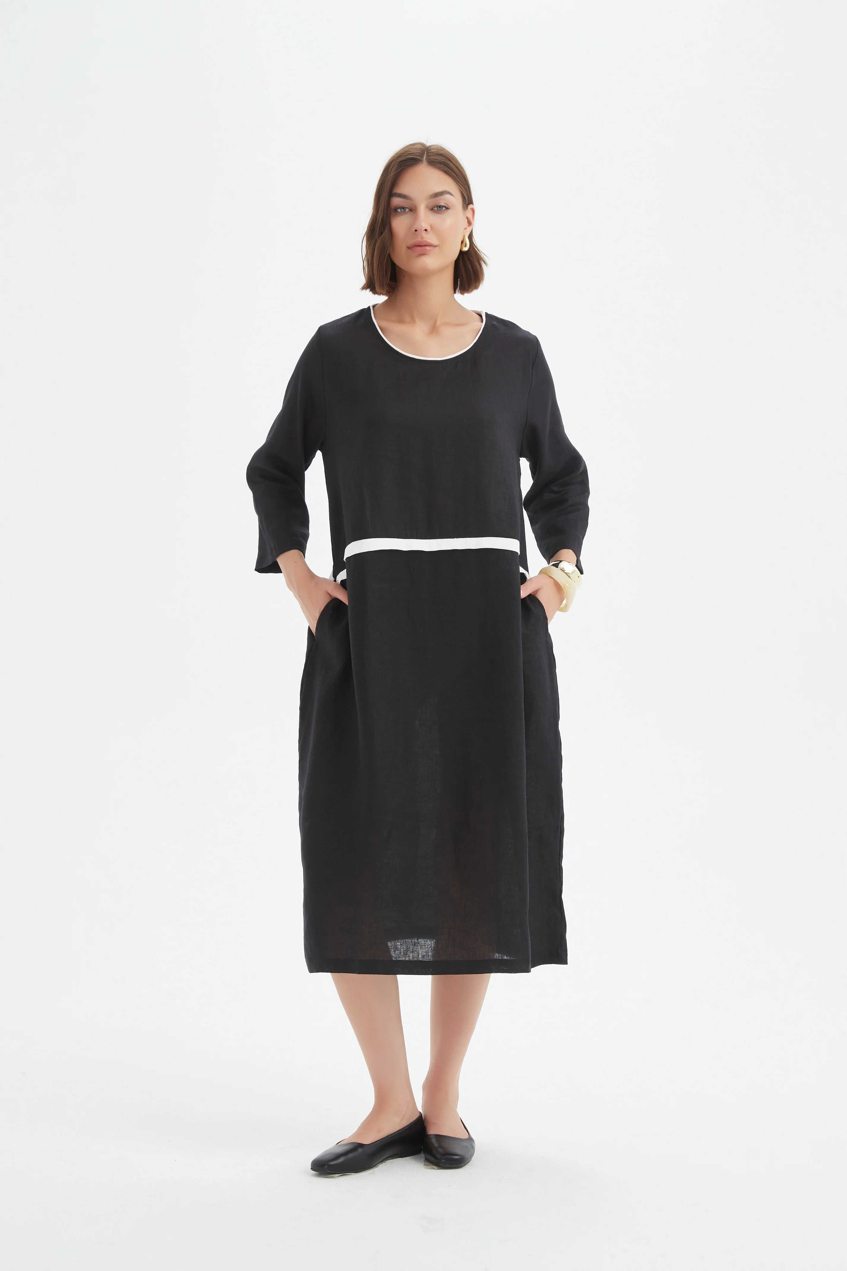 CONTRAST TRIM OVOID DRESS - Image 13