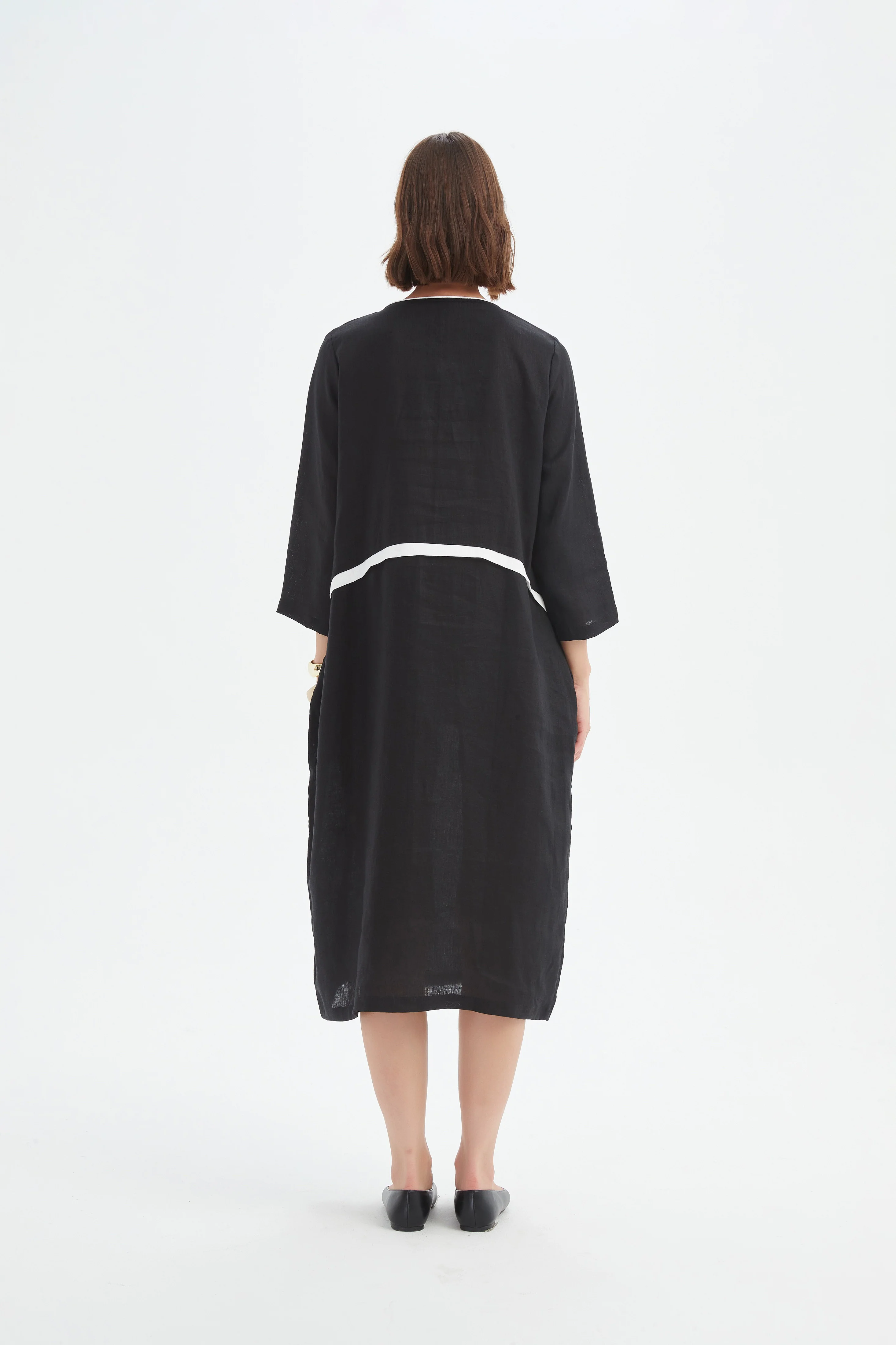 CONTRAST TRIM OVOID DRESS - Image 15