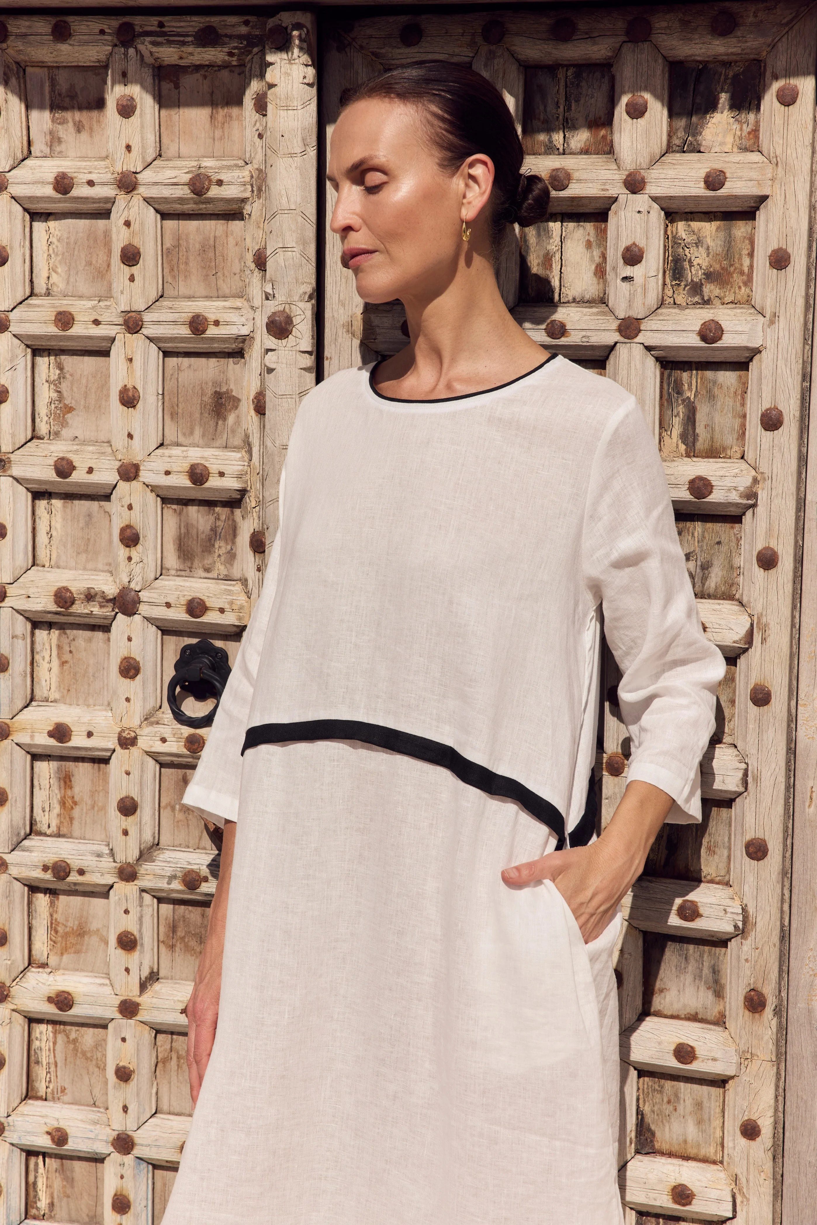 CONTRAST TRIM OVOID DRESS - Image 4