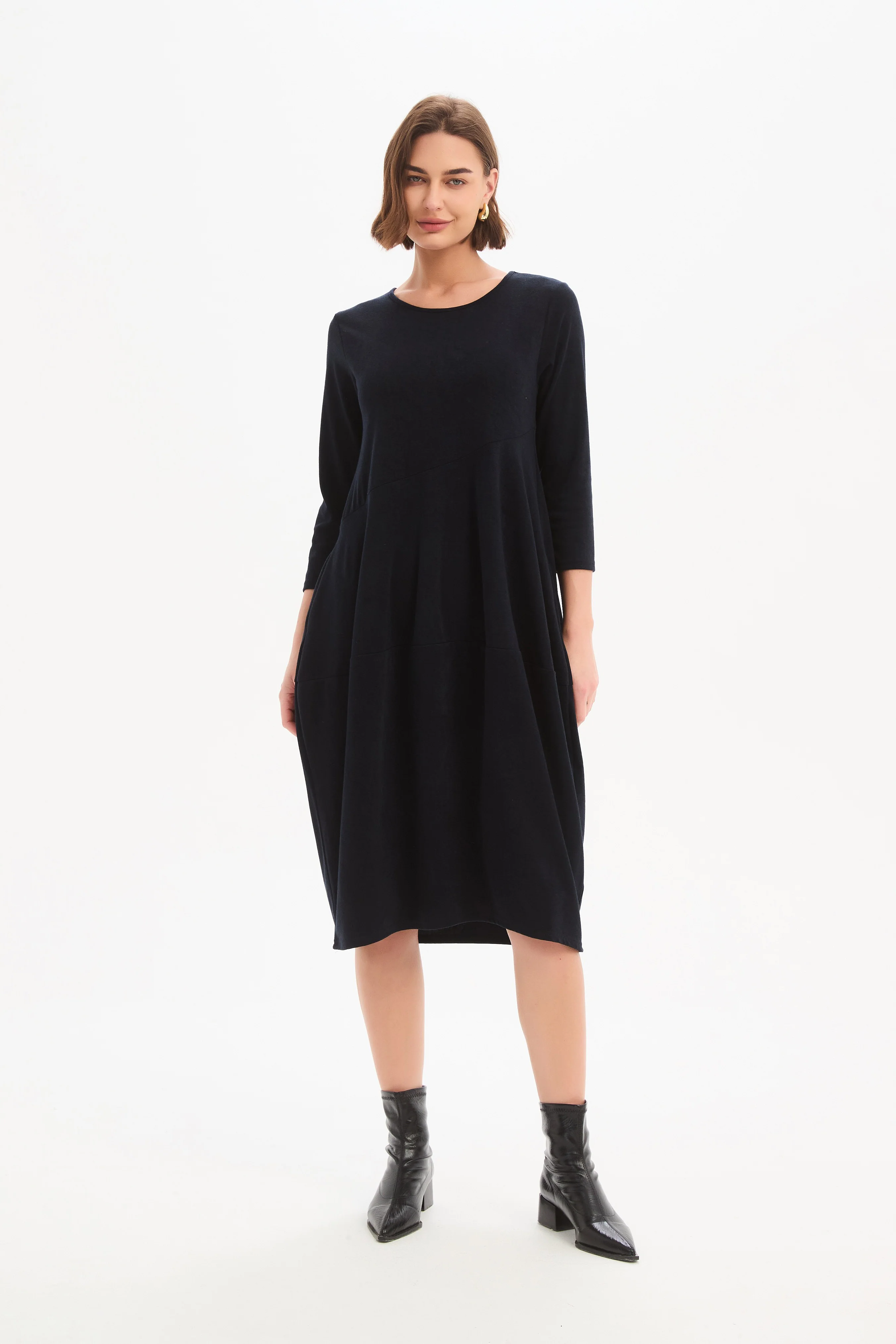 DIAGONAL SEAM KNIT DRESS - Image 11