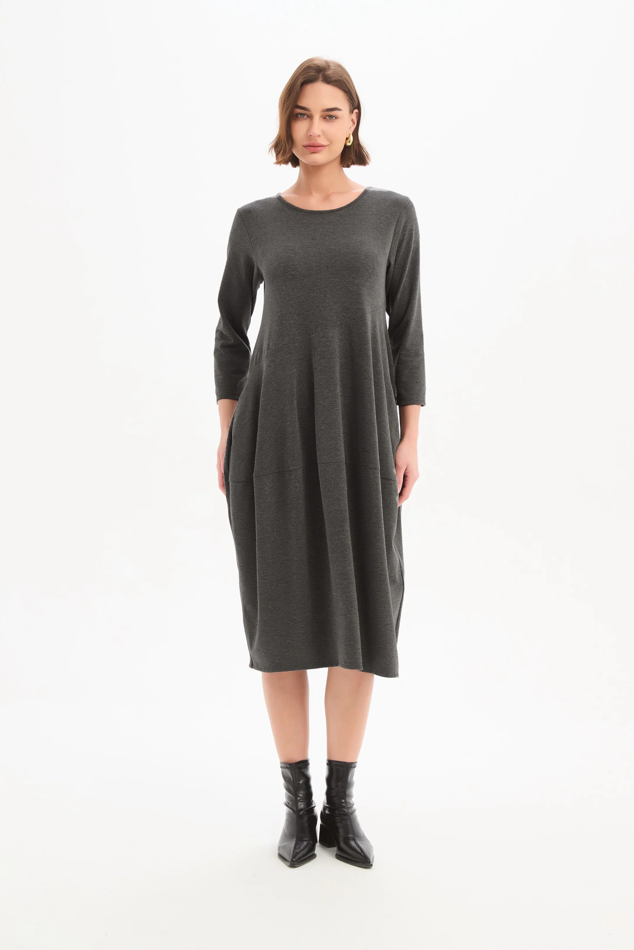 DIAGONAL SEAM KNIT DRESS - Image 17