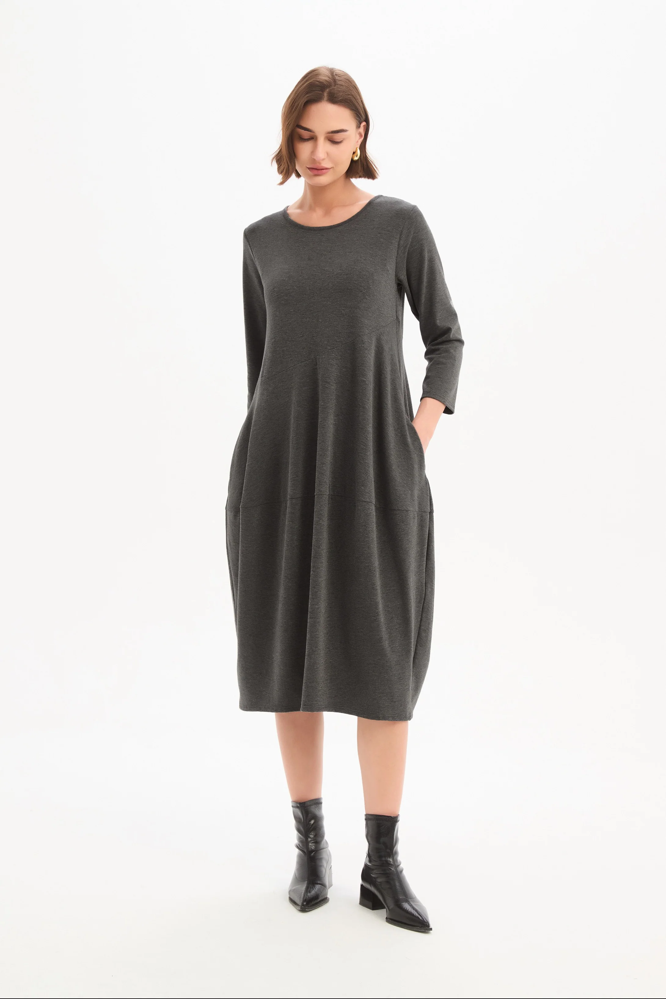 DIAGONAL SEAM KNIT DRESS - Image 18