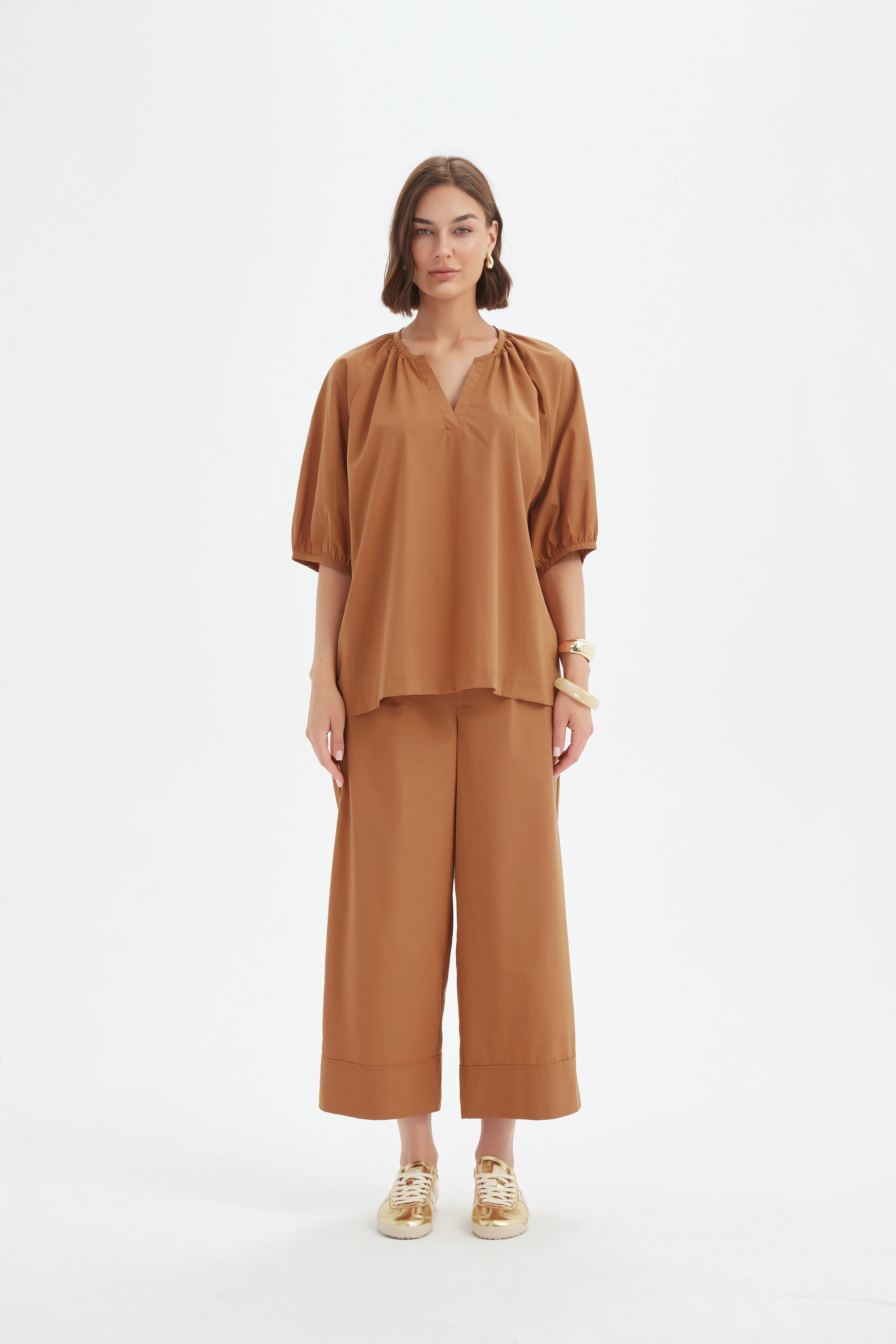 GATHERED NOTCH NECK TOP - Image 15