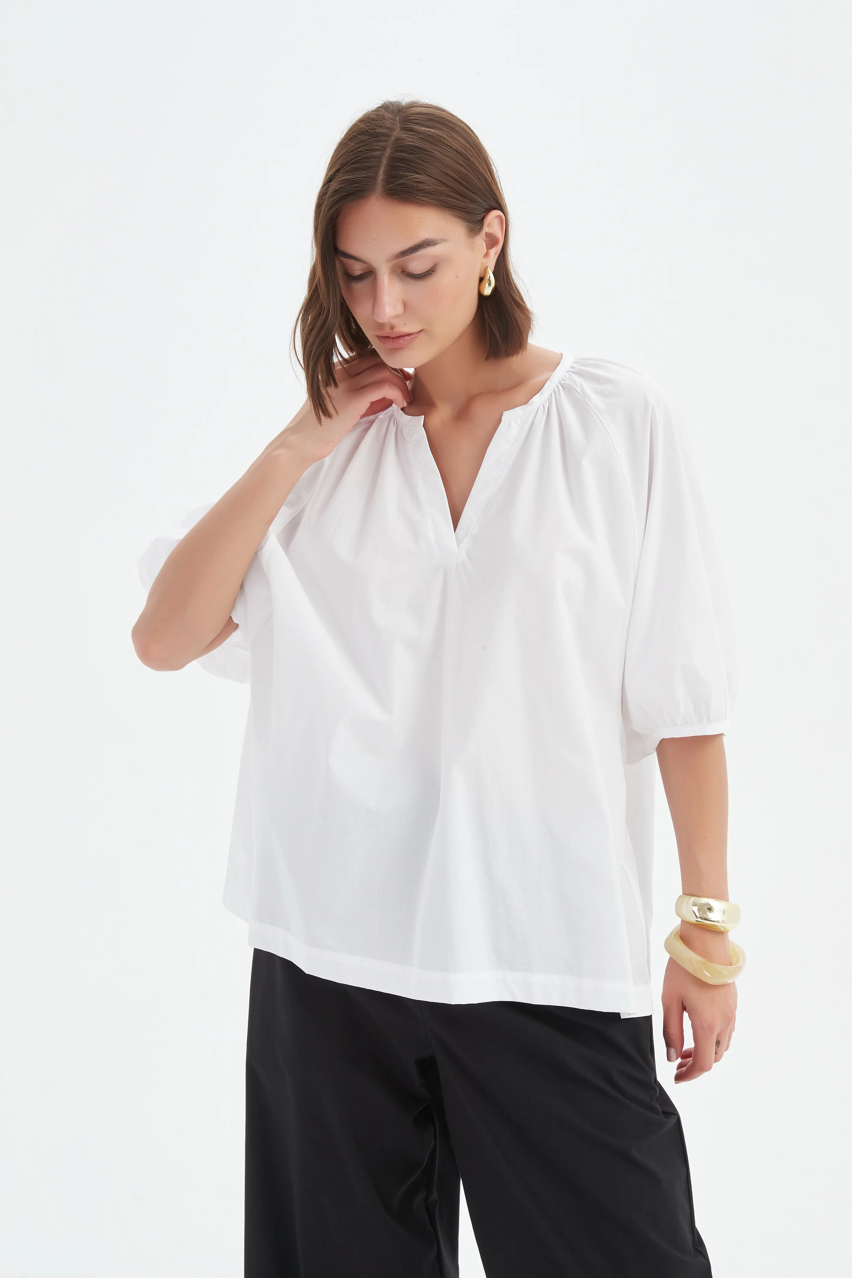 GATHERED NOTCH NECK TOP - Image 18