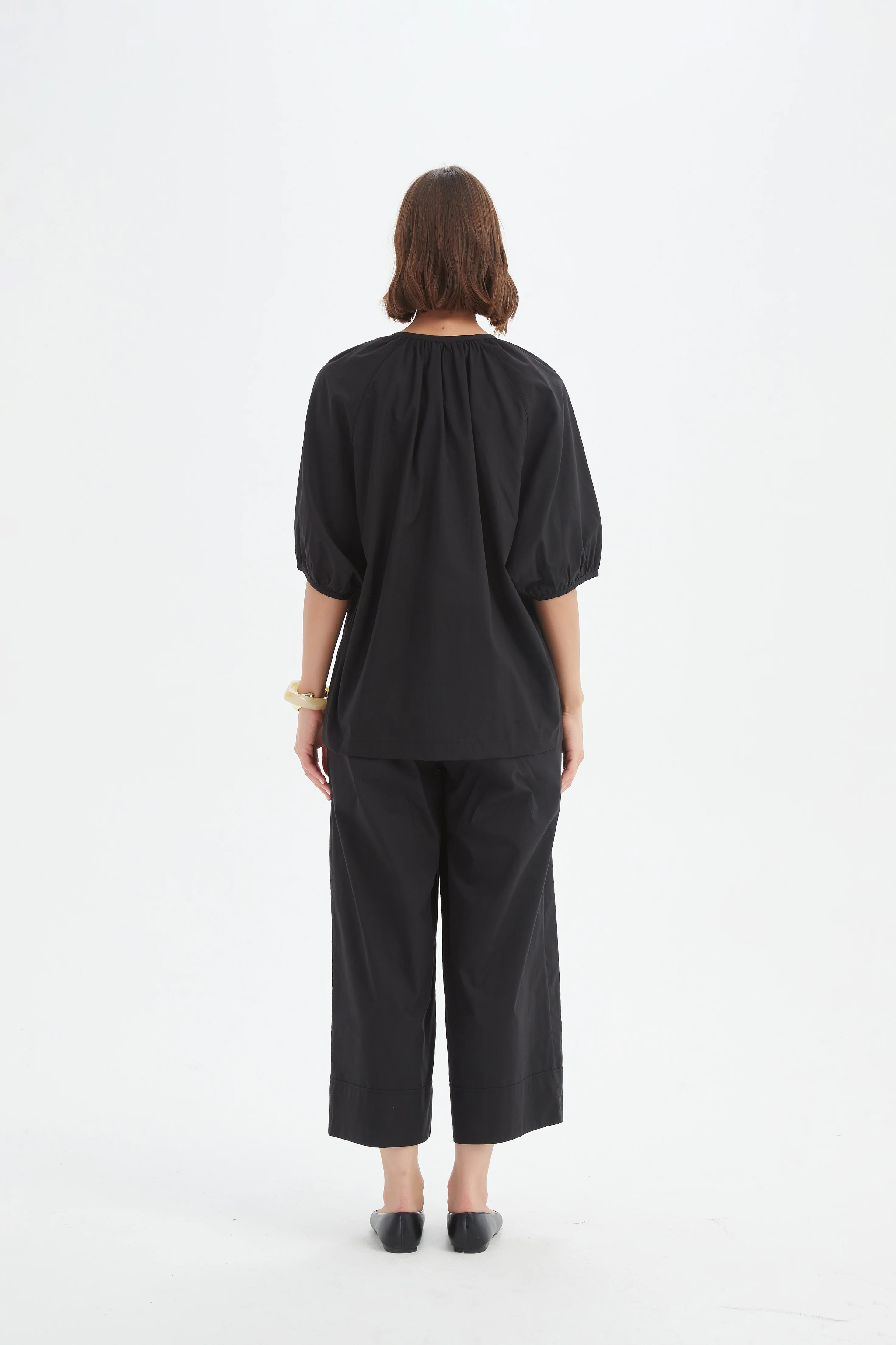 GATHERED NOTCH NECK TOP - Image 5