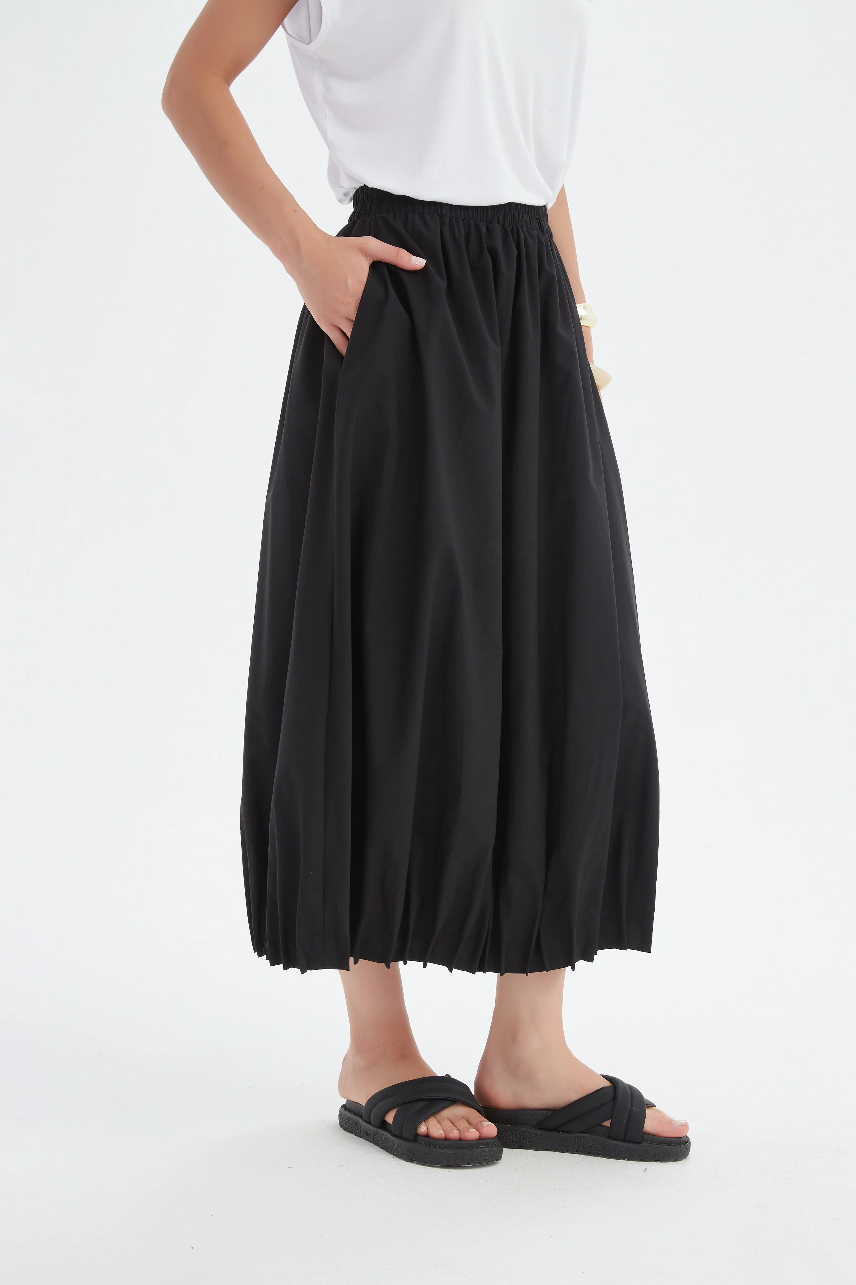 PIN TUCK HEM SKIRT - Image 2