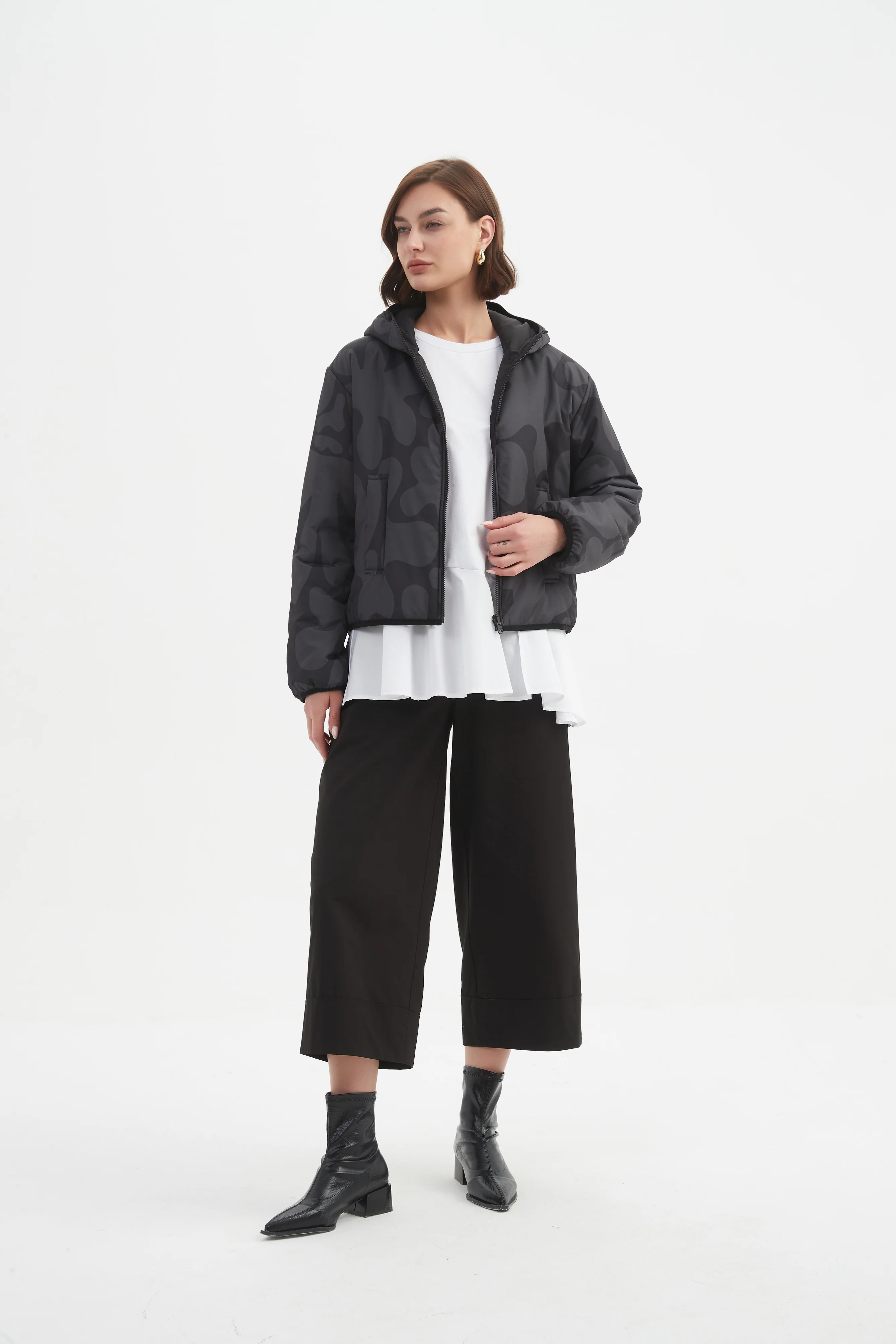 REVERSIBLE PRINT PUFFER JACKET - Image 13