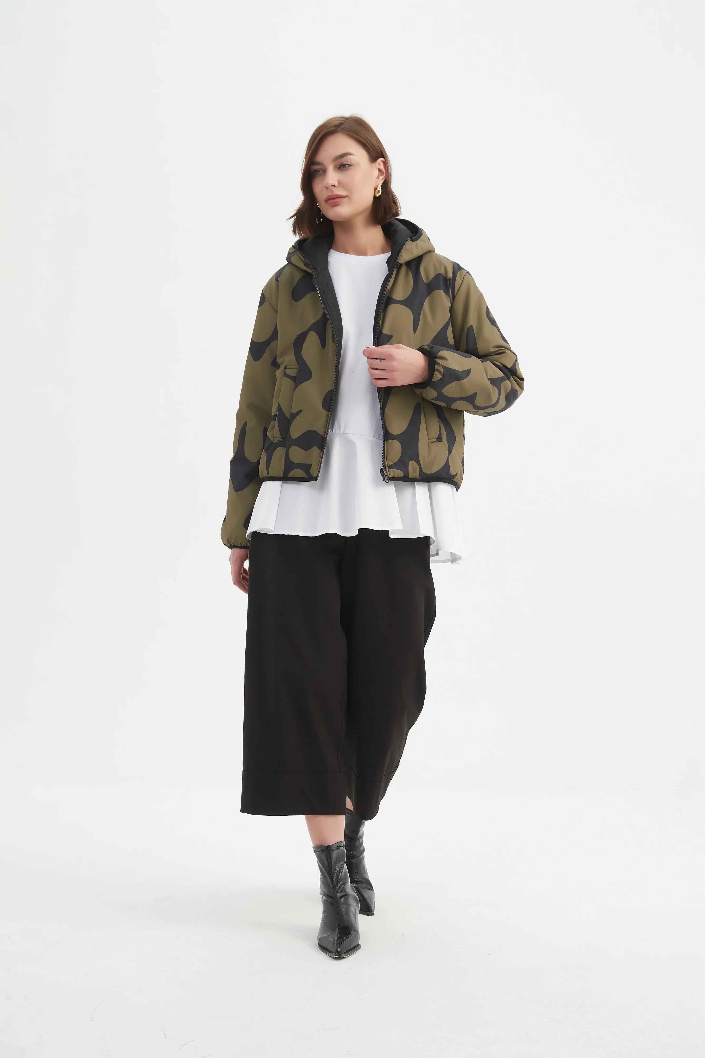 REVERSIBLE PRINT PUFFER JACKET - Image 8