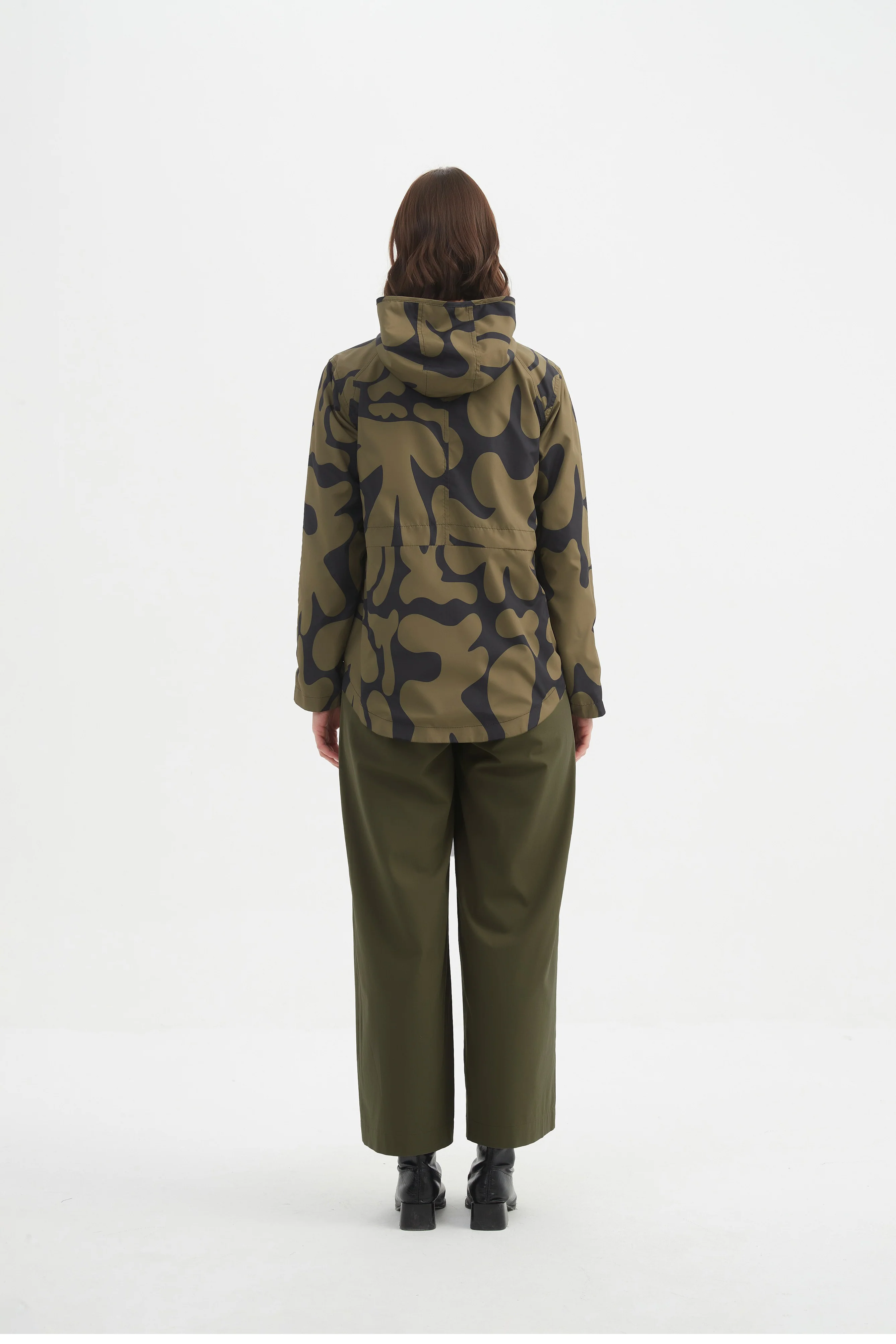 REVERSIBLE PRINT WINDBREAKER - Image 13