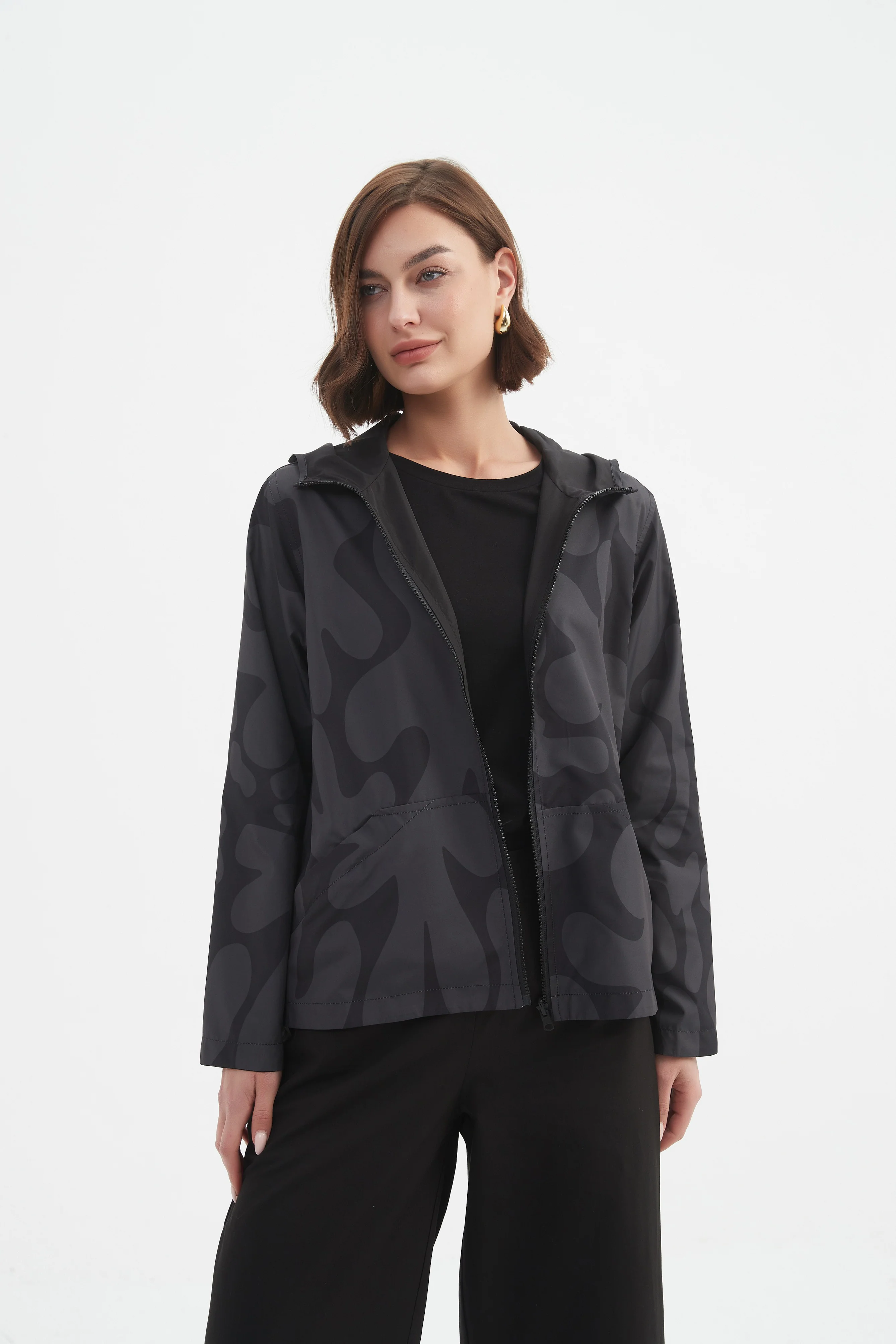 REVERSIBLE PRINT WINDBREAKER - Image 14