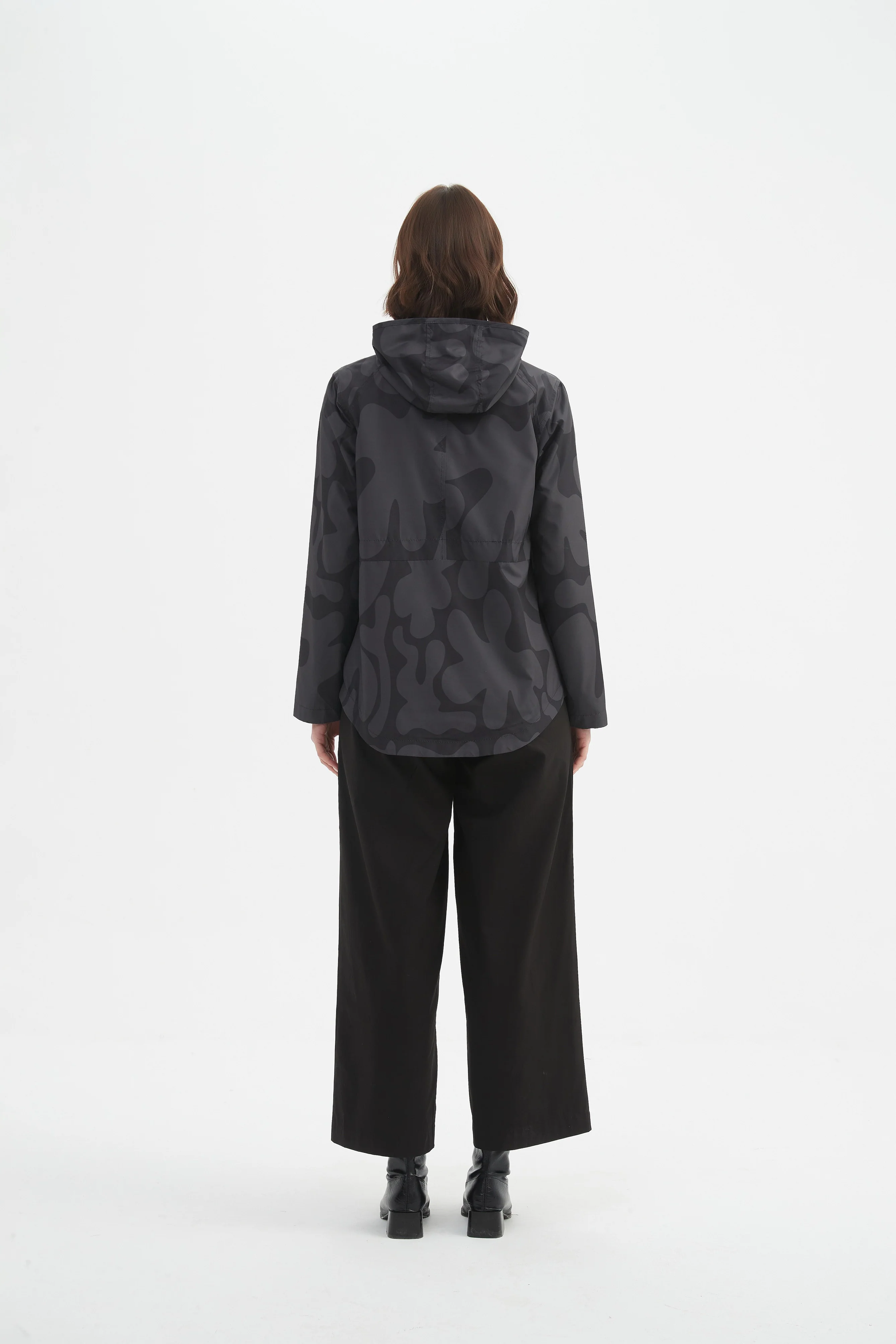 REVERSIBLE PRINT WINDBREAKER - Image 18