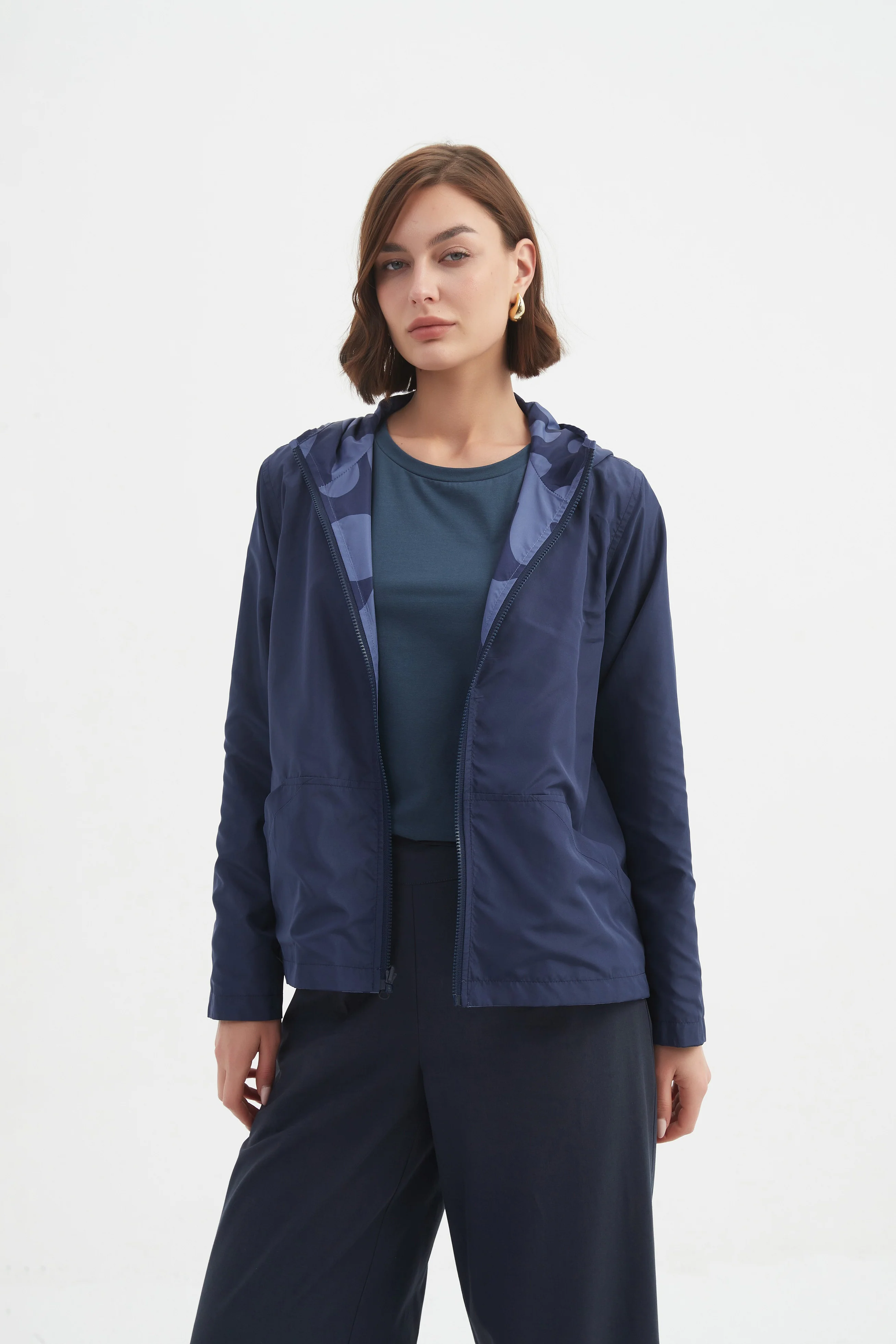 REVERSIBLE PRINT WINDBREAKER - Image 21