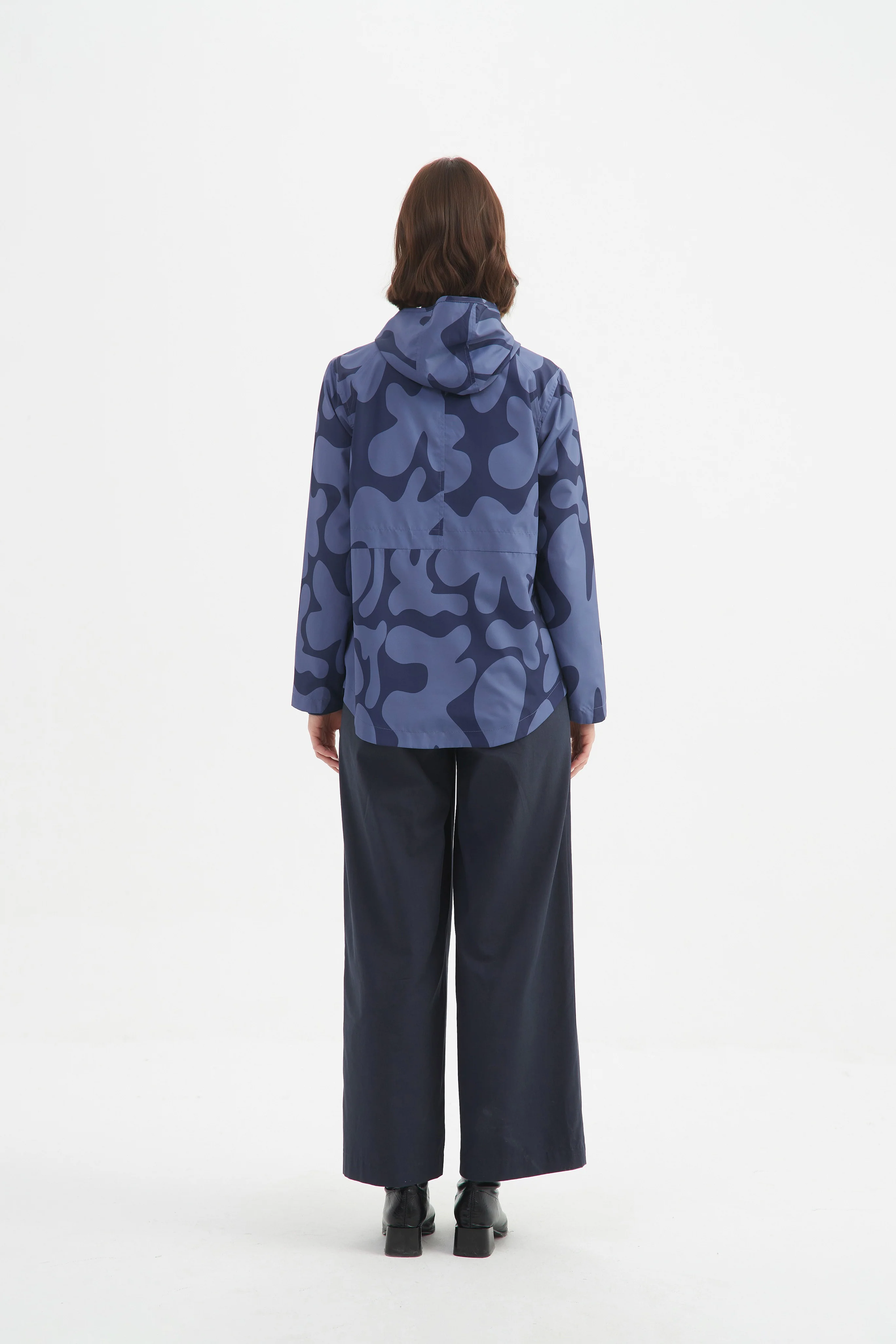 REVERSIBLE PRINT WINDBREAKER - Image 25