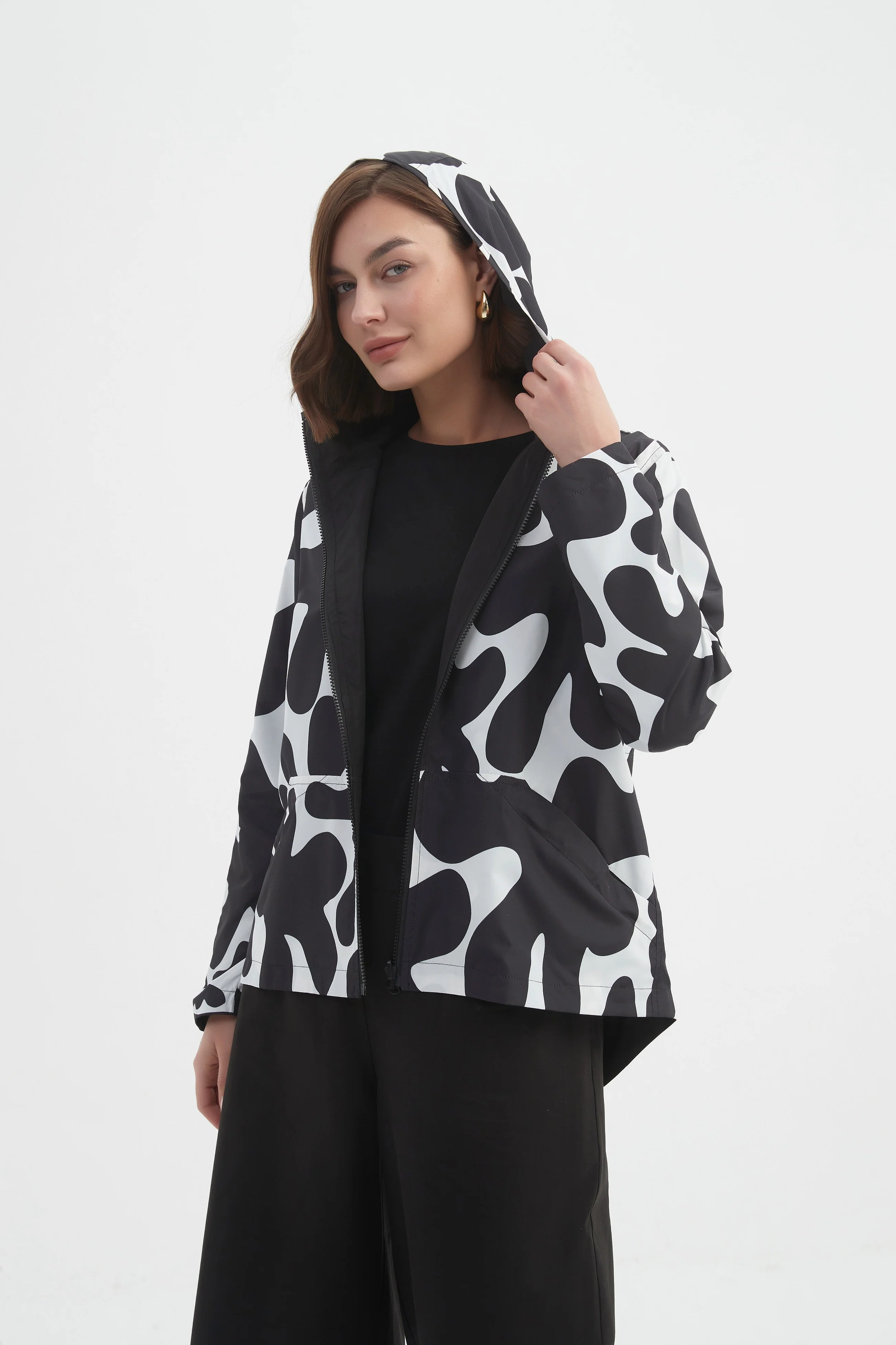 REVERSIBLE PRINT WINDBREAKER - Image 5