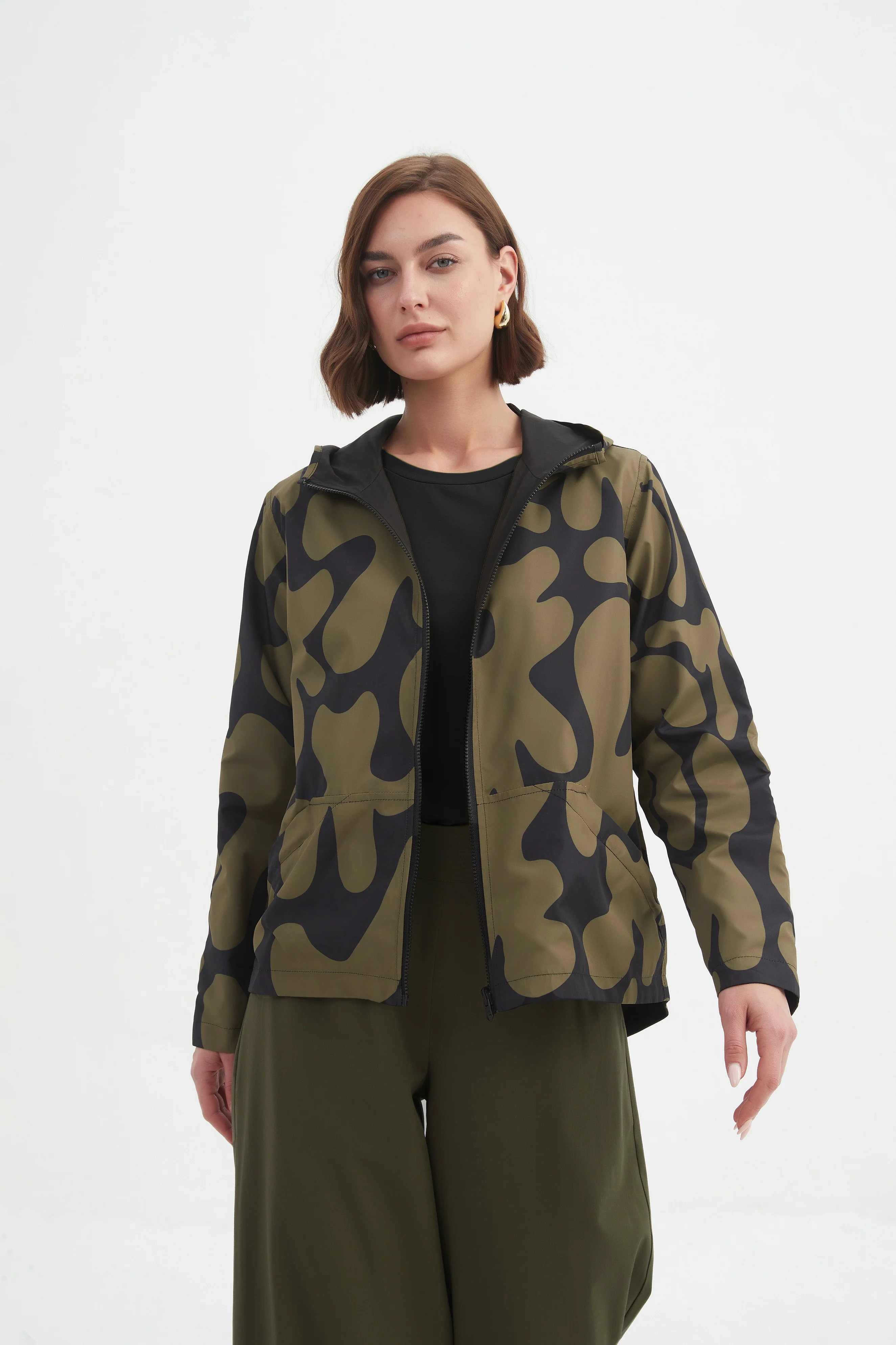 REVERSIBLE PRINT WINDBREAKER - Image 8
