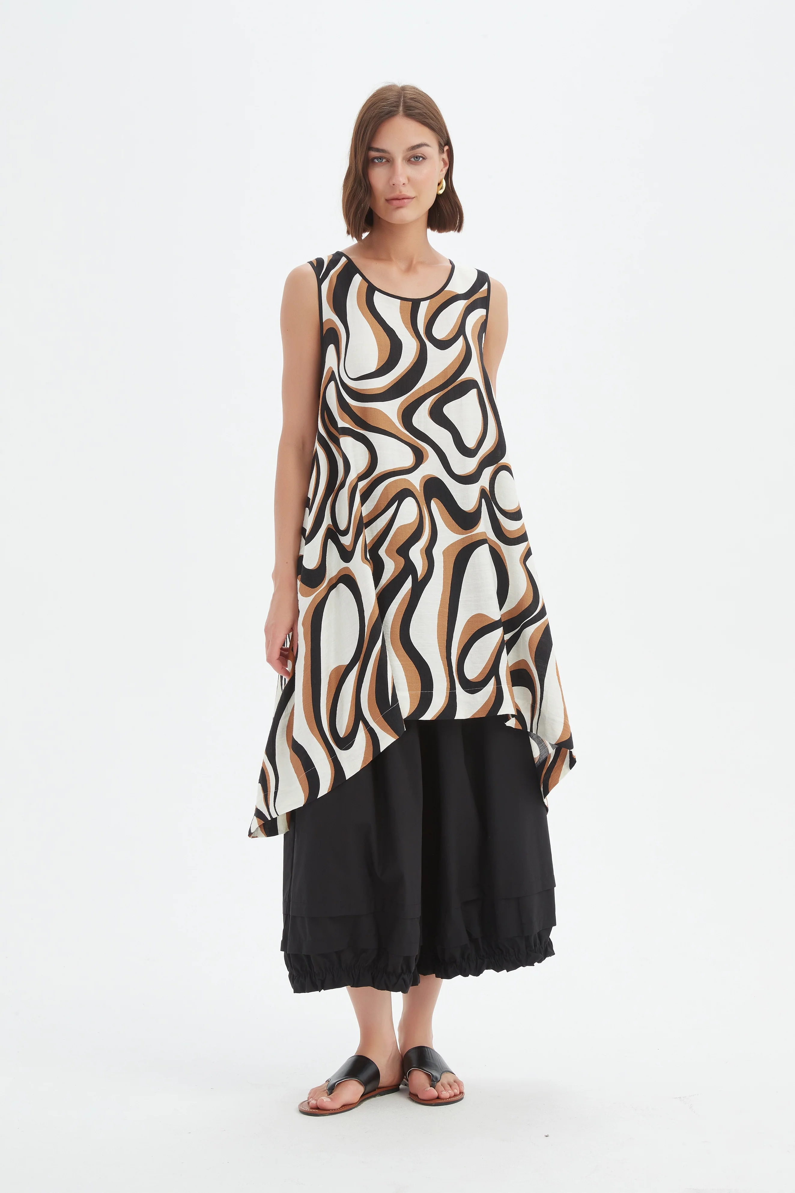 SLEEVELESS SWING PRINT TOP