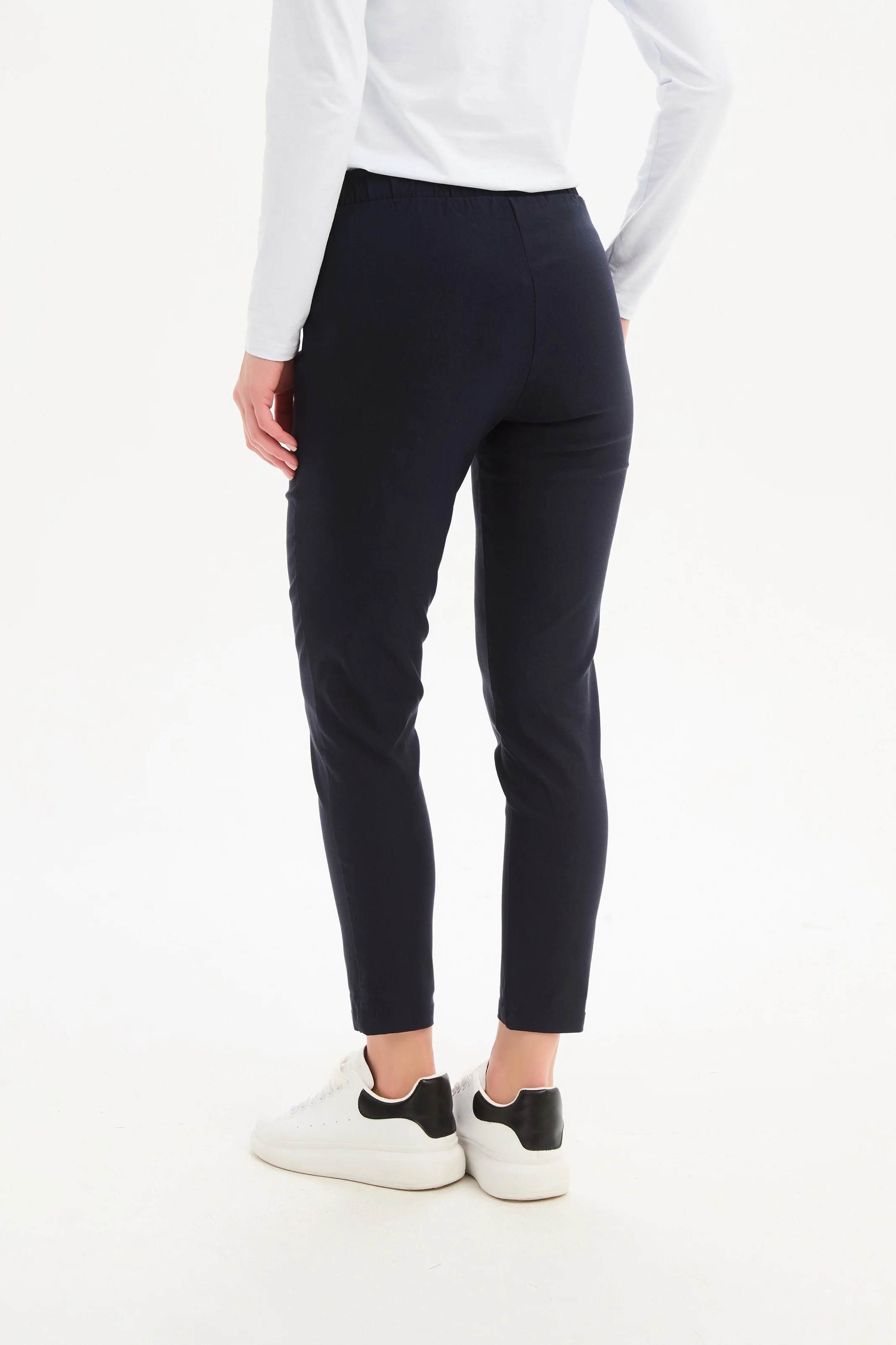 STRAIGHT CROP PANT - HIGH ANKLE - Image 3