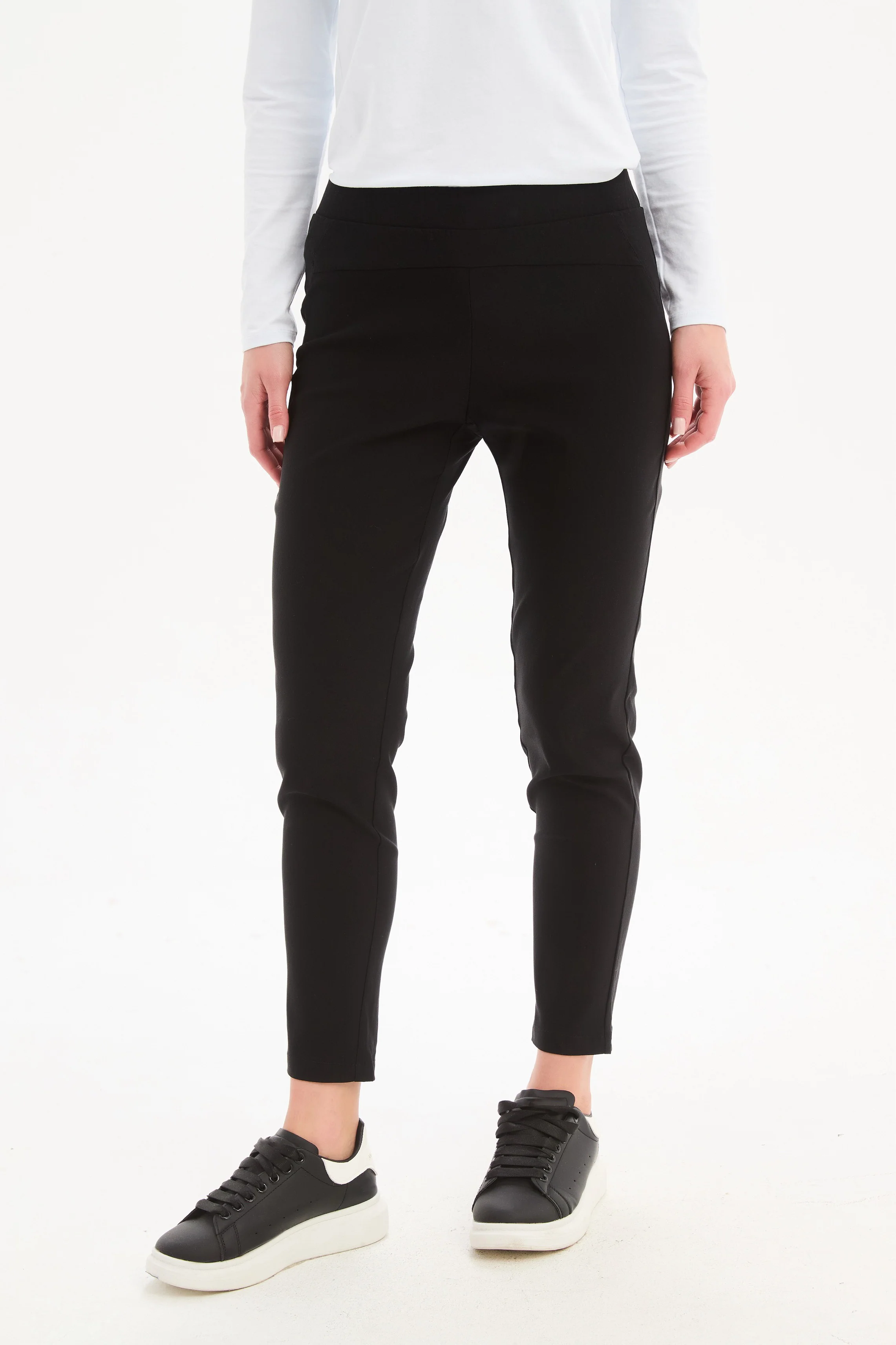 STRAIGHT CROP PANT - HIGH ANKLE - Image 6