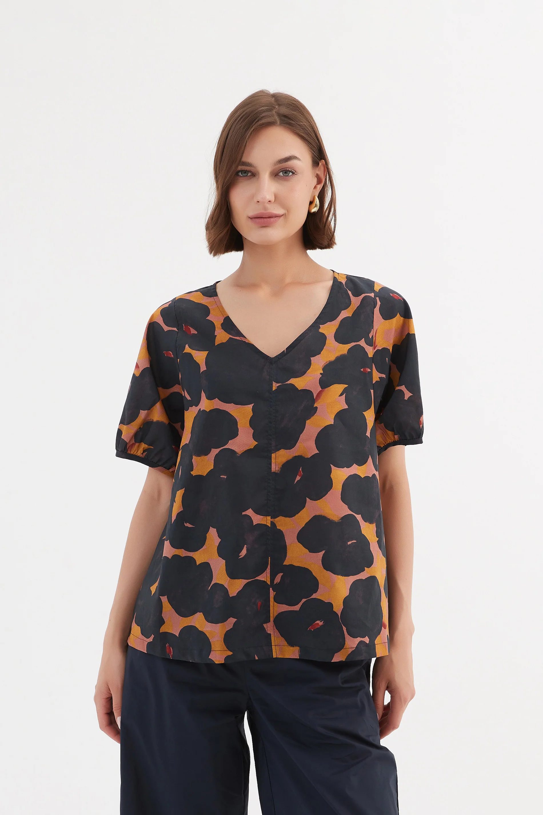 V NECK BISHOP SLEEVE POPLIN TOP - Image 16