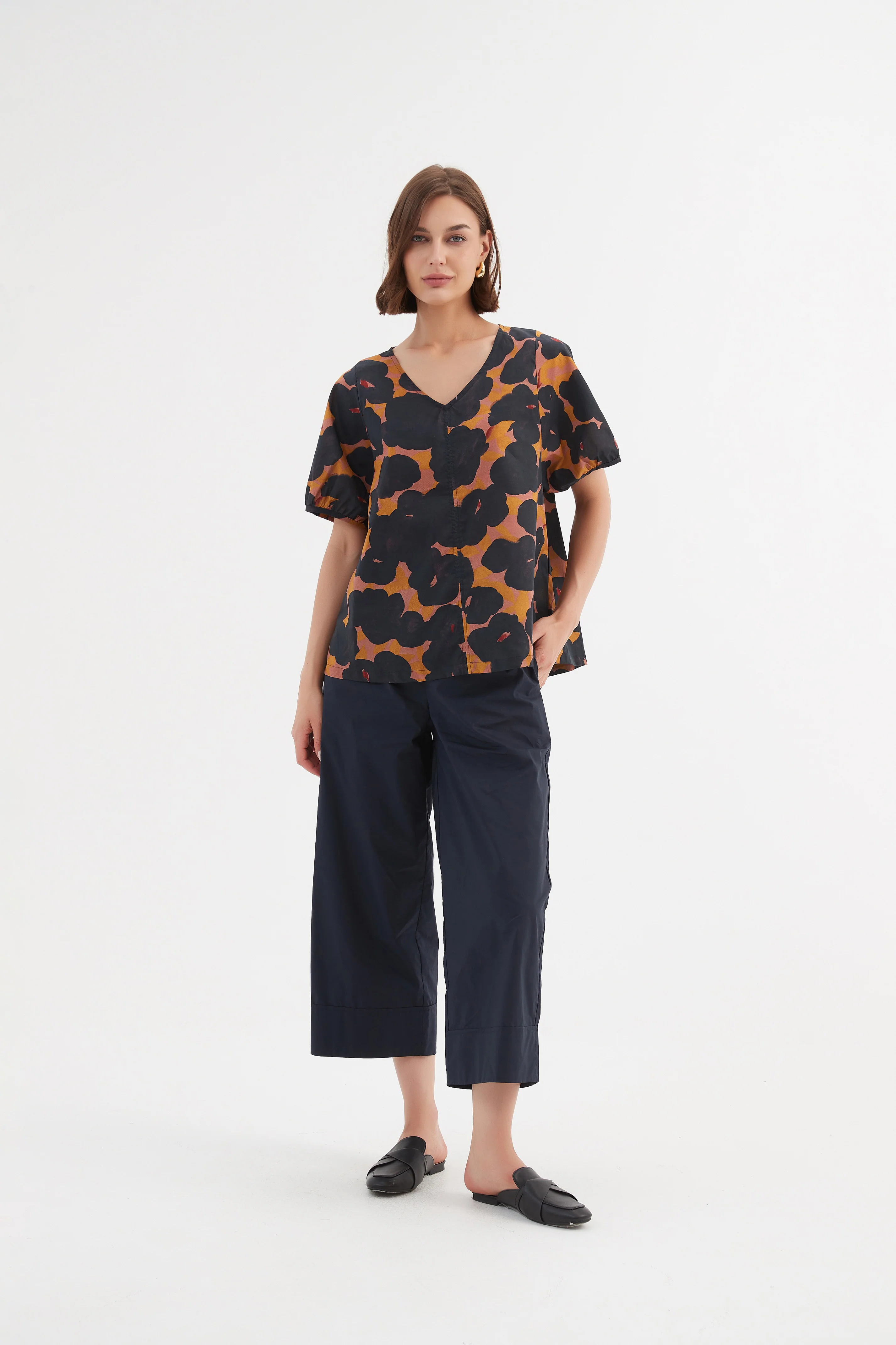 V NECK BISHOP SLEEVE POPLIN TOP - Image 17
