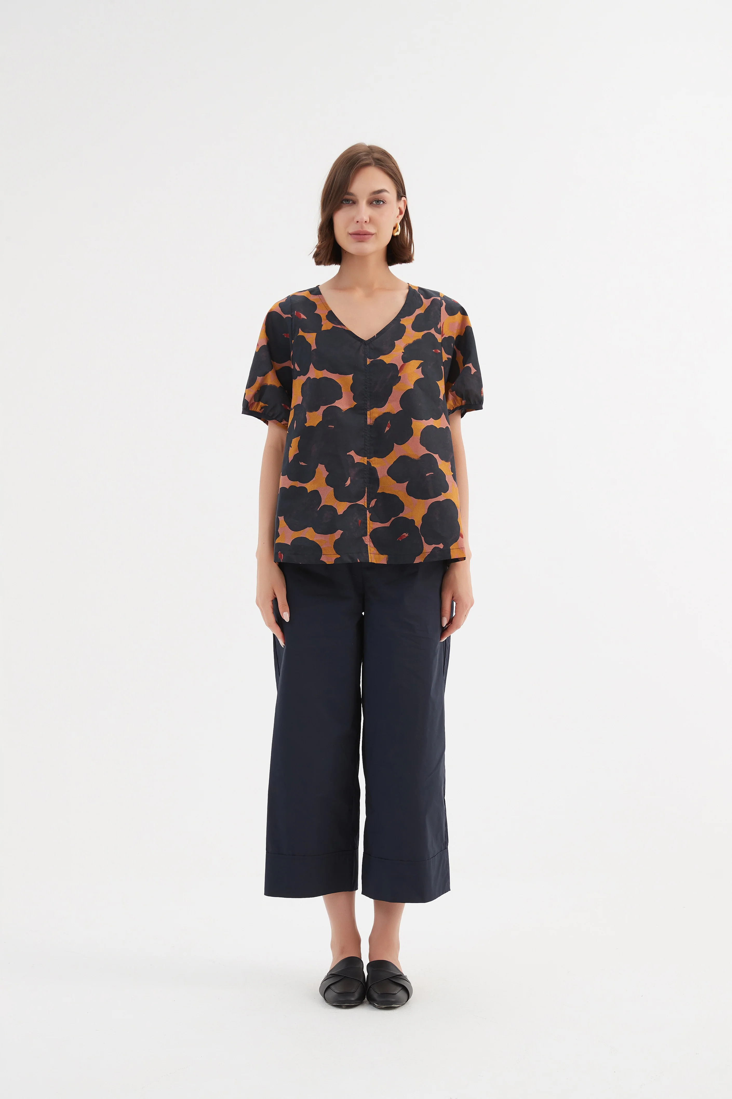 V NECK BISHOP SLEEVE POPLIN TOP - Image 19