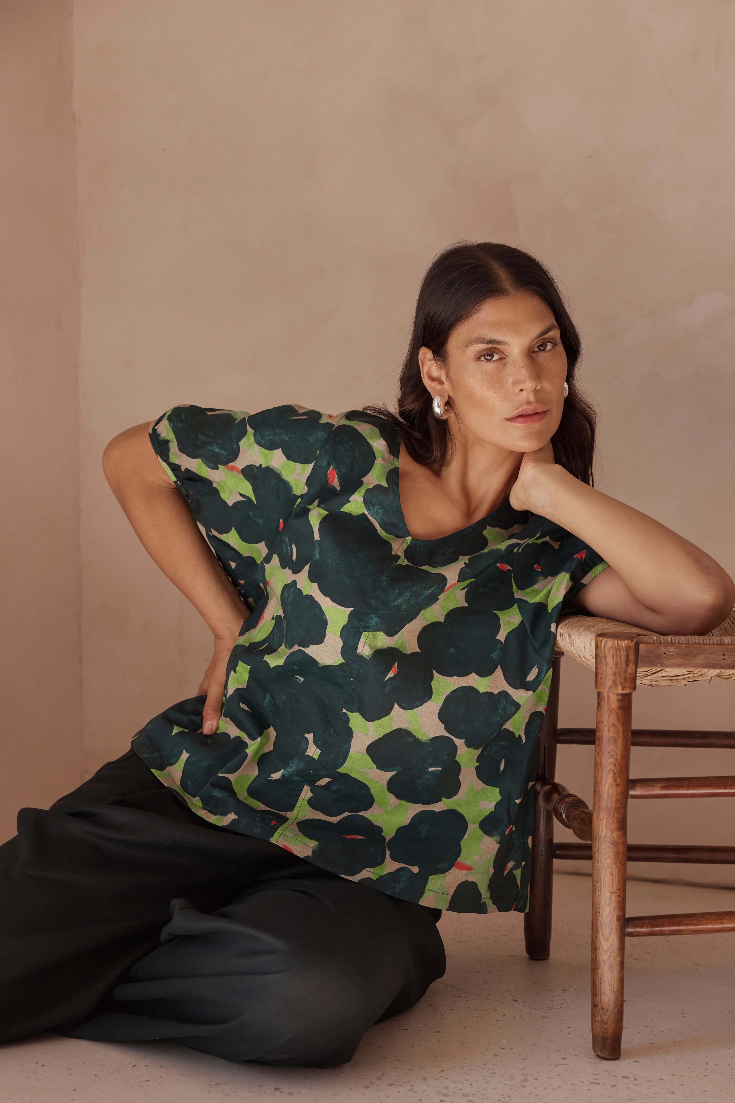 V NECK BISHOP SLEEVE POPLIN TOP - Image 21