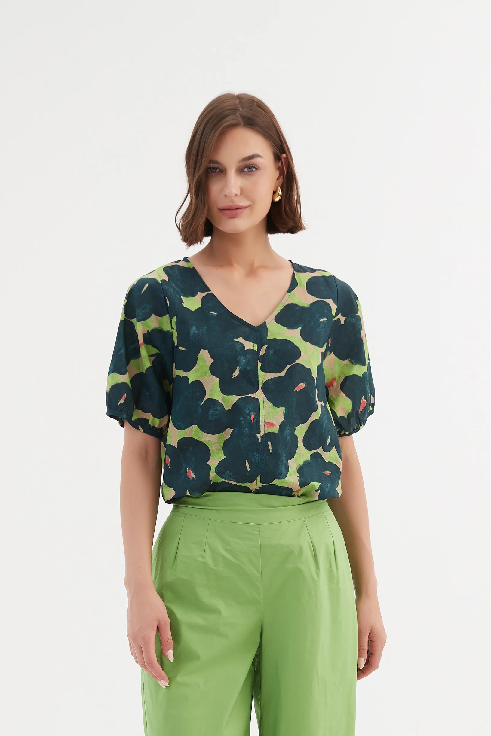 V NECK BISHOP SLEEVE POPLIN TOP - Image 22