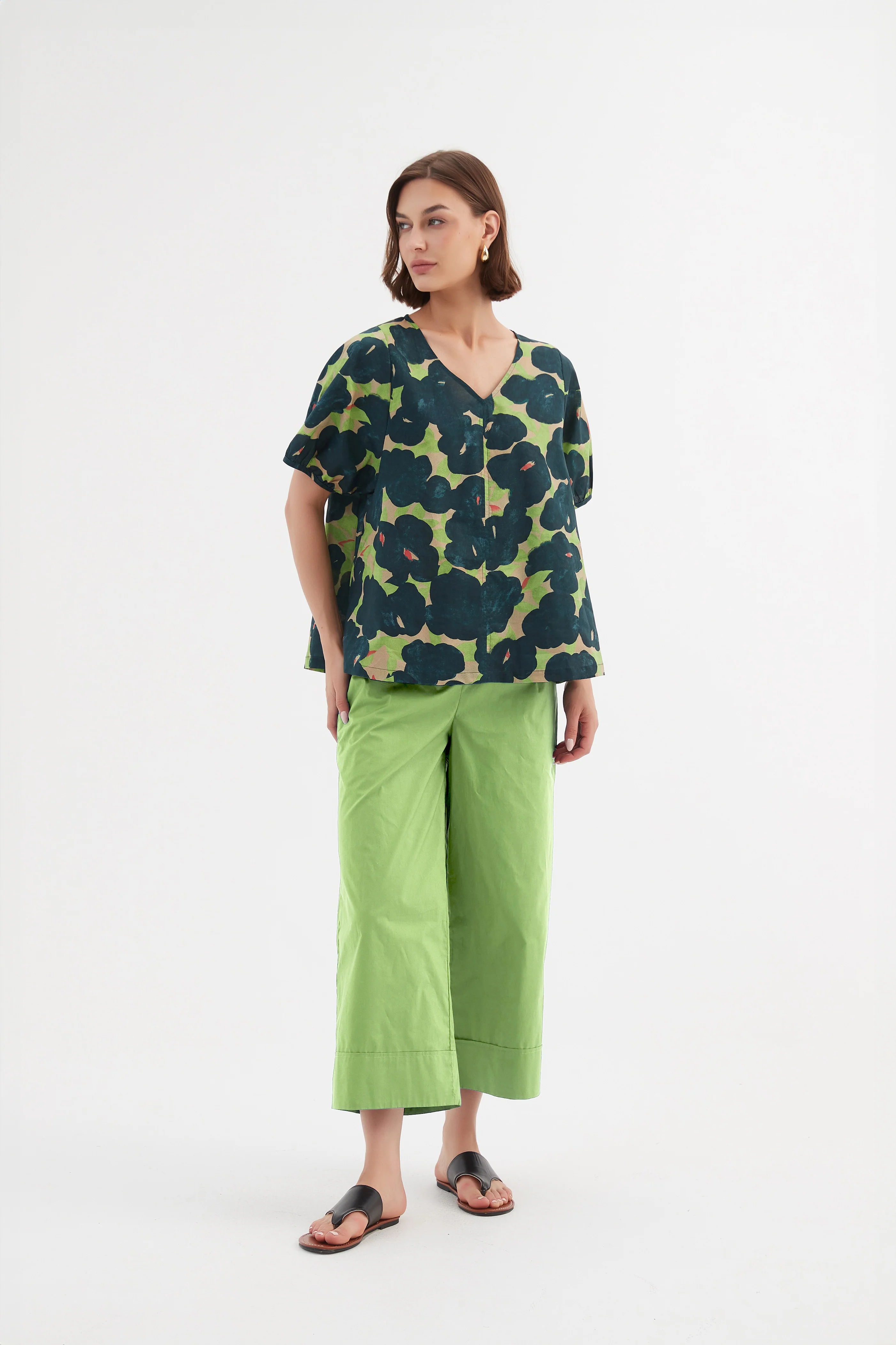 V NECK BISHOP SLEEVE POPLIN TOP - Image 24