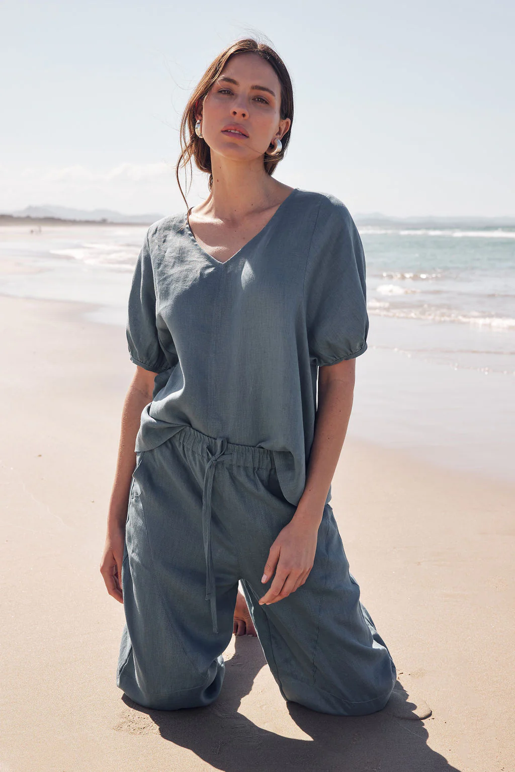 V NECK BISHOP SLEEVE TOP - Image 7