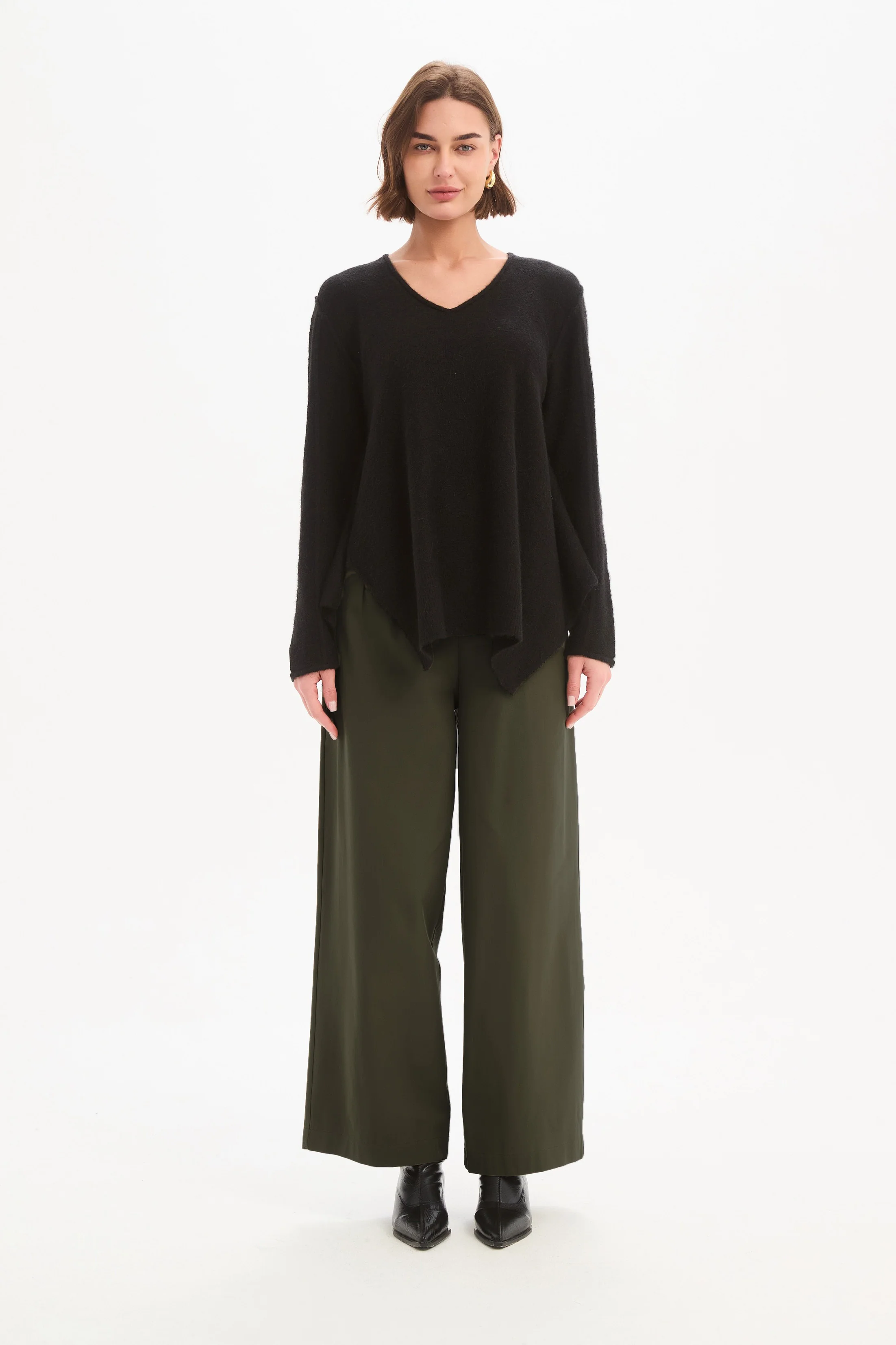 V NECK SPLIT KNIT - Image 11