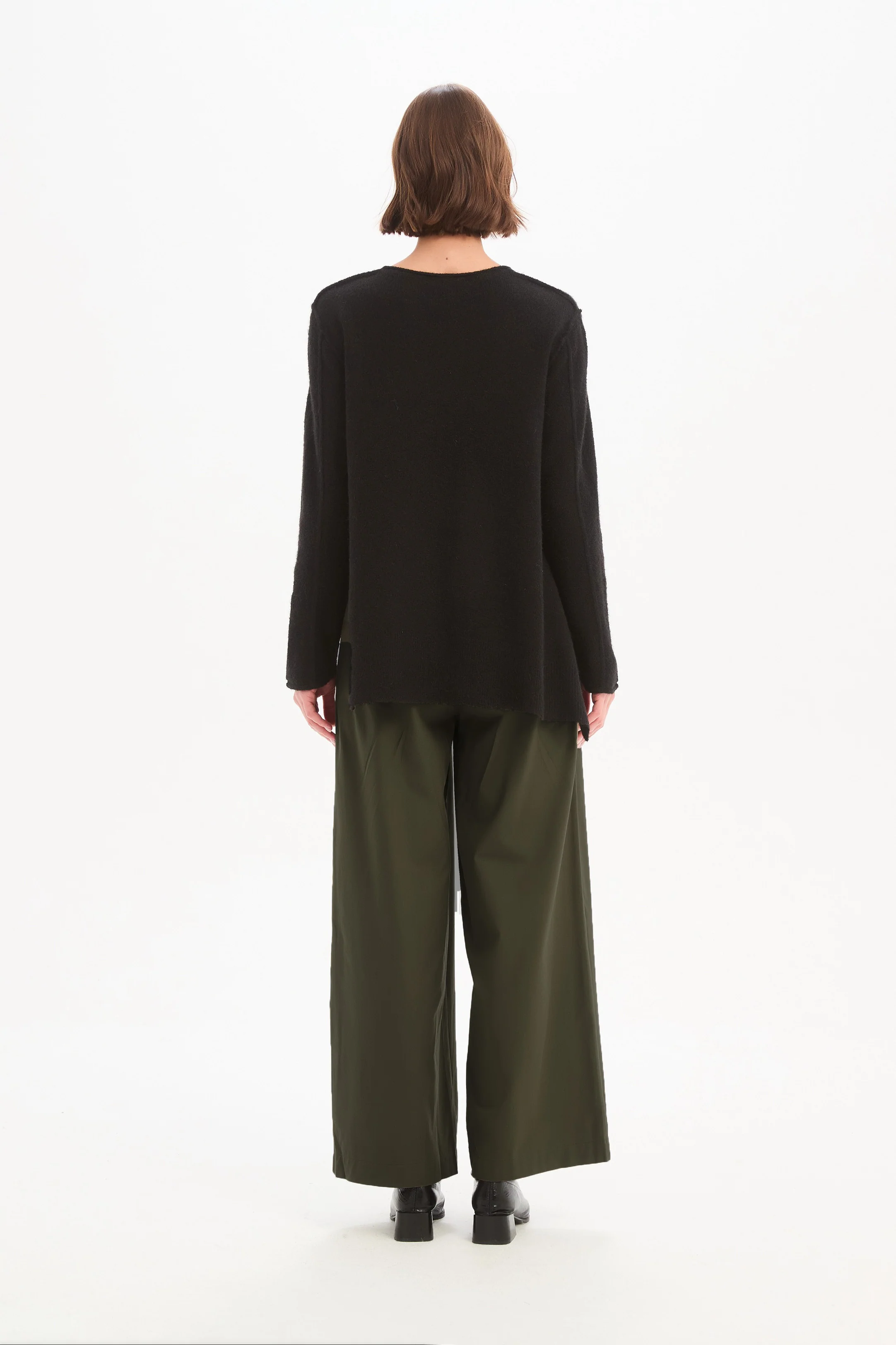 V NECK SPLIT KNIT - Image 12